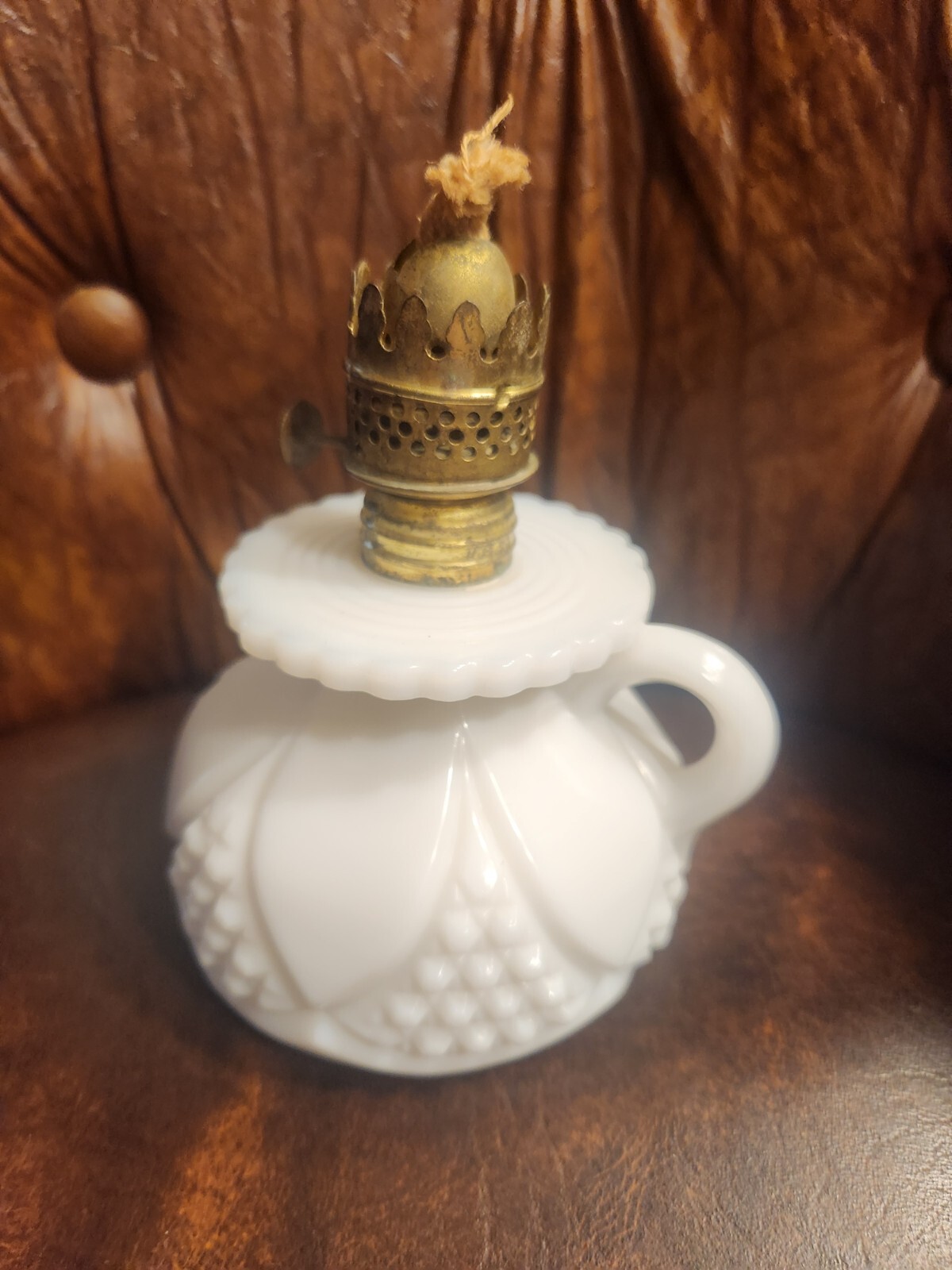 WHITE MILK GLASS FINGER LAMP ANTIQUE THE P&A.M.F.G CO ACORN HAND BLOWN PONTIL WHITE MILK GLASS FINGER LAMP ANTIQUE THE P&A.M.F.G CO ACORN HAND BLOWN PONTIL