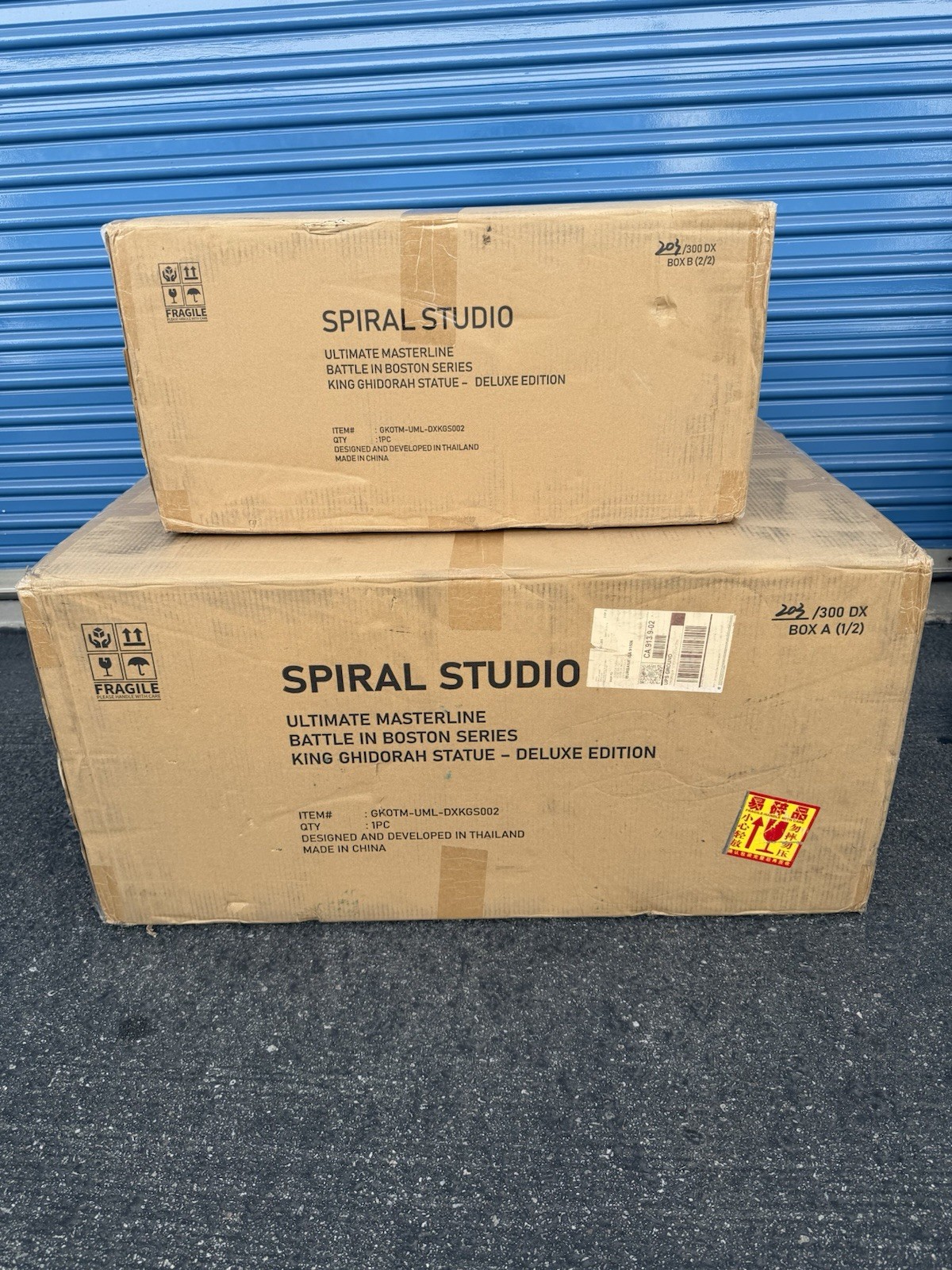 Spiral Studio “Battle in Boston”King Ghidorah -Deluxe Edition #203/300 Set2/2-“ Spiral Studio “Battle in Boston”King Ghidorah -Deluxe Edition #203/300 Set2/2-“
