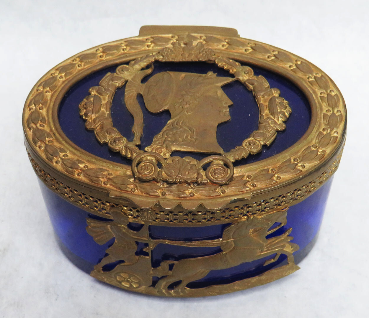 WONDERFUL CLASSICAL FRENCH DORE BRONZE COBALT BLUE CRYSTAL VANITY JAR / BOX WONDERFUL CLASSICAL FRENCH DORE BRONZE COBALT BLUE CRYSTAL VANITY JAR / BOX