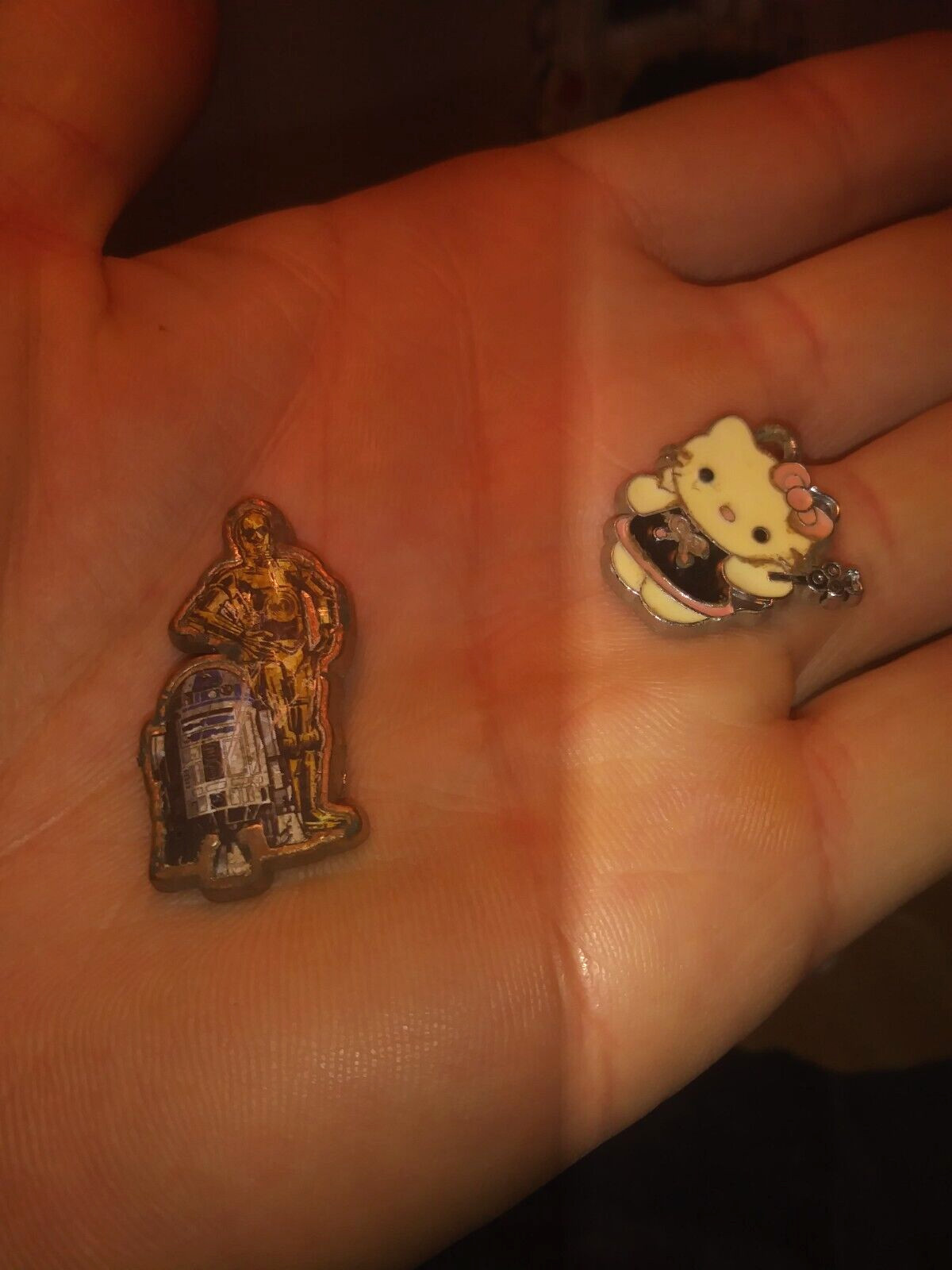 Hello Kitty And Star Wars Small Keychain R2-D2 Novelty Items Hello Kitty And Star Wars Small Keychain R2-D2 Novelty Items
