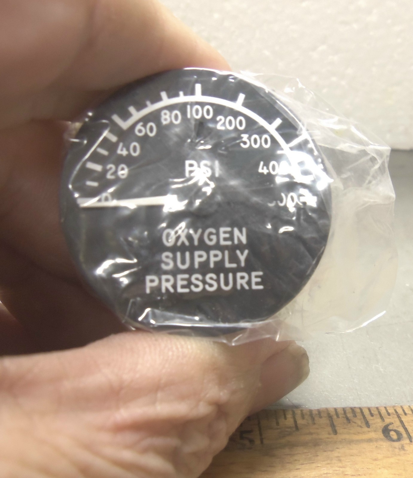 Aro Corp. - Oxygen Supply Pressure Gage and Bracket Assembly - P/N: 17923 (NOS)
