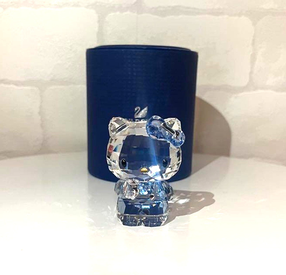 Swarovski Crystal “Hello Kitty Blue Bow” figurine 1142933 Swarovski Crystal “Hello Kitty Blue Bow” figurine 1142933