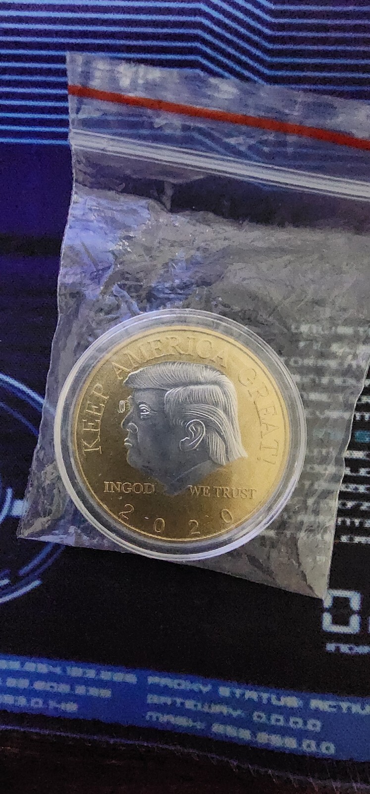 Donald Trump 2020 24K Gold Plated Collectible Eagle Coin with Fit Display Case Donald Trump 2020 24K Gold Plated Collectible Eagle Coin with Fit Display Case