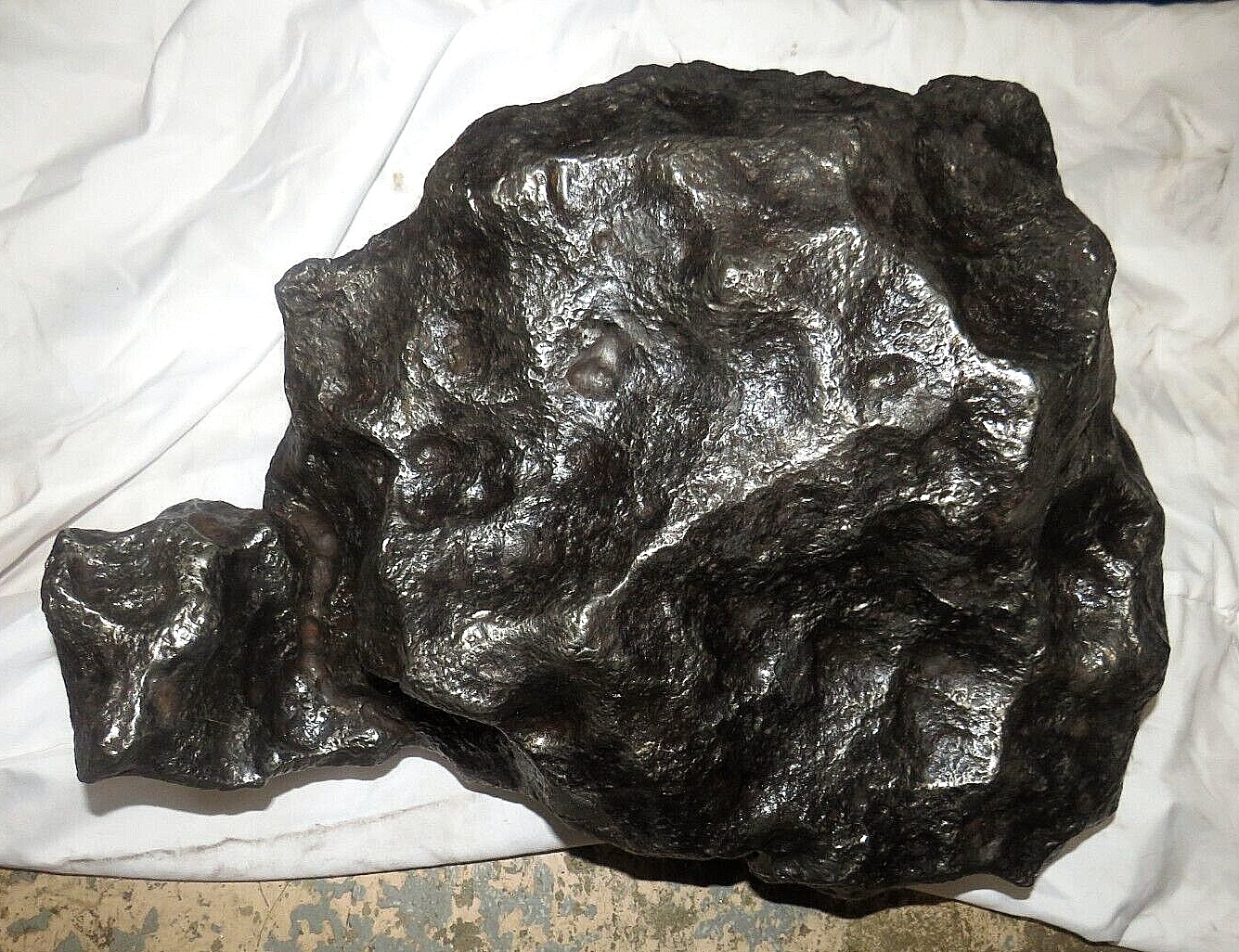 HUGE 51.5 KGMS CAMPO DEL CIELO METEORITE COLLECTORS MUSEUM GRADE 112+ LBS. JAL HUGE 51.5 KGMS CAMPO DEL CIELO METEORITE COLLECTORS MUSEUM GRADE 112+ LBS. JAL