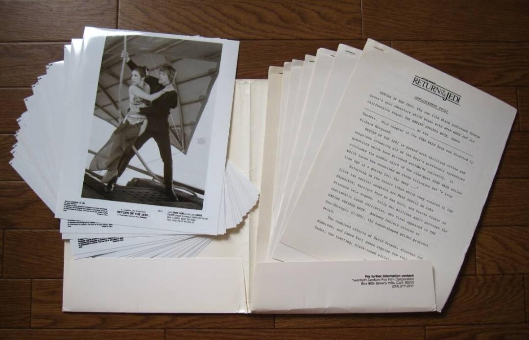 Star Wars Episode 6 VI Return Of The Jedi Novelty Press Kit 16 Still Photos 1983 Star Wars Episode 6 VI Return Of The Jedi Novelty Press Kit 16 Still Photos 1983