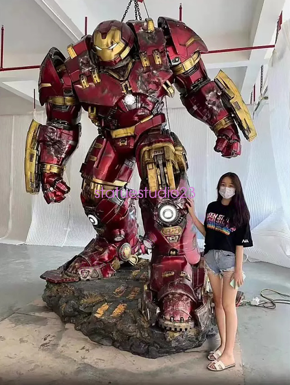 Queen Studios Avengers:Age of Ultron 1/1 Scale Hulkbuster Mark 44 Model Statue Queen Studios Avengers:Age of Ultron 1/1 Scale Hulkbuster Mark 44 Model Statue