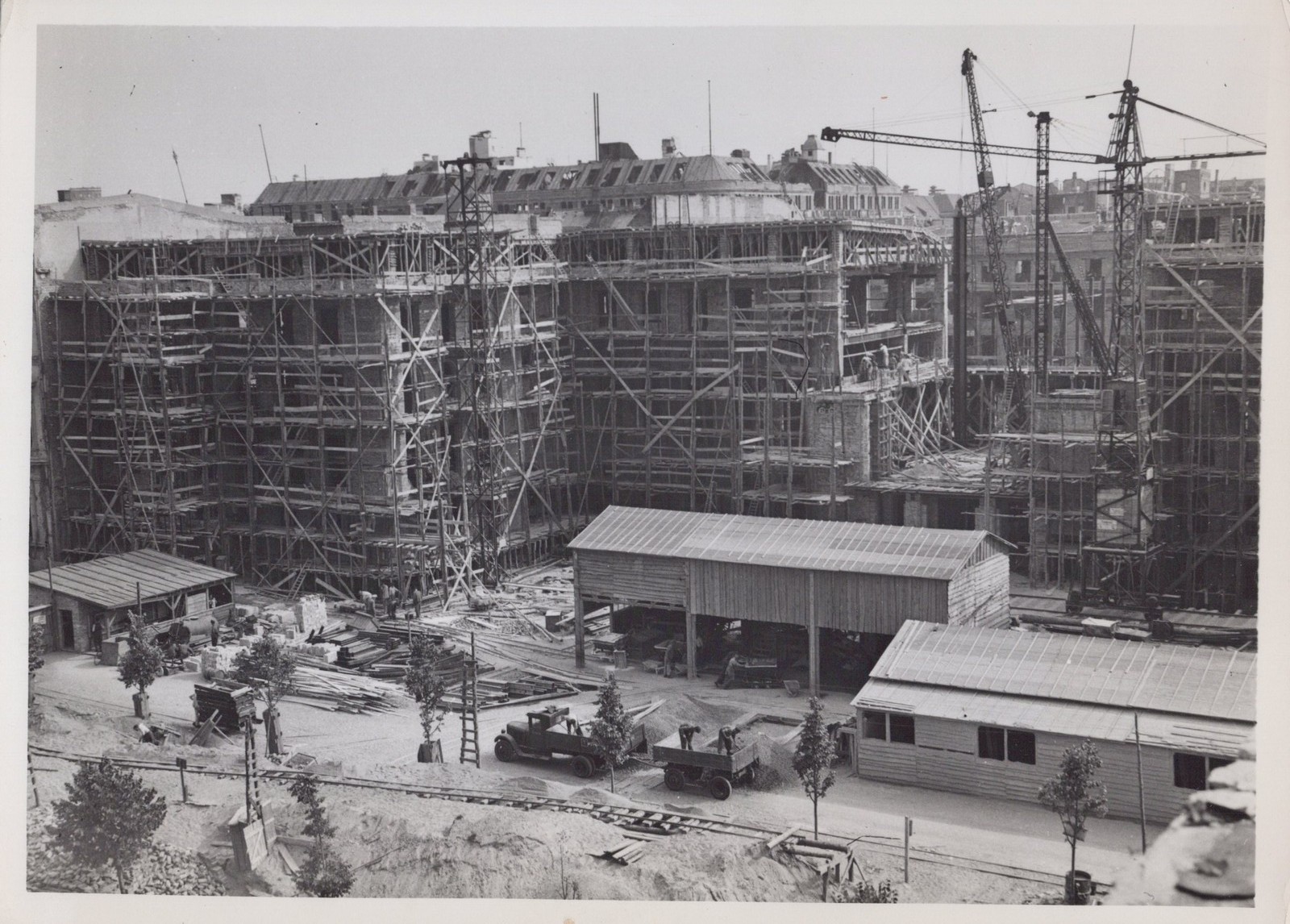 Postwar Berlin Soviet Embassy Unter den Linden build 1949 - Original Press Photo Postwar Berlin Soviet Embassy Unter den Linden build 1949 - Original Press Photo