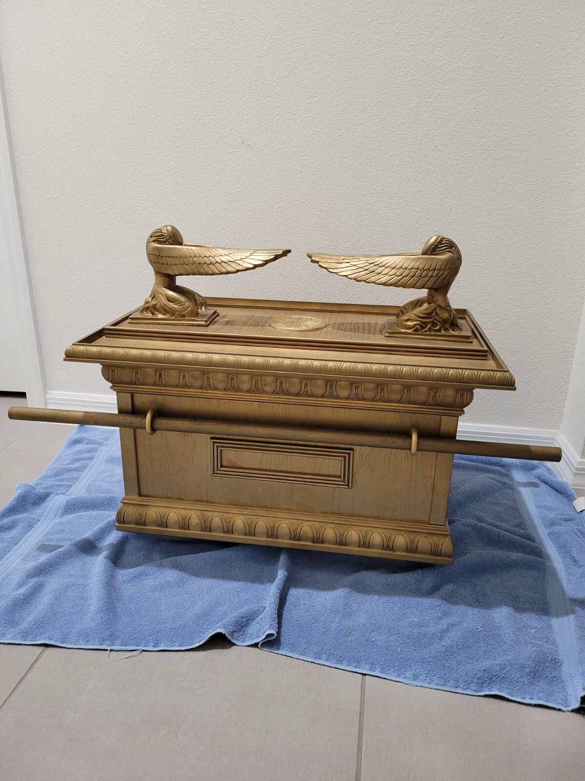Large/Full sized Gold painted Ark of the Covenant replica with BONUS Tablets