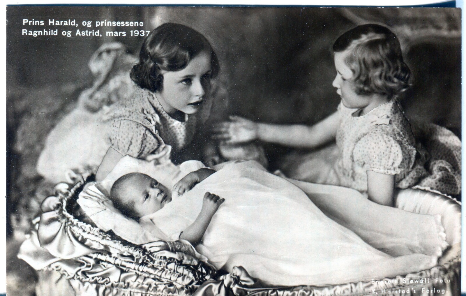 Norway Norge Prins Harald og Prinsennene Raghild og Astrid real photo postcard