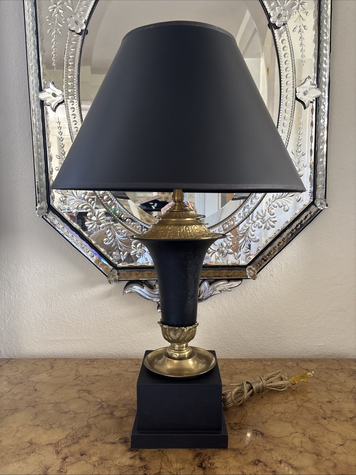 Elegant Black Urn Table Lamp w/ Brass Accents & Shade - Hollywood Regency Elegant Black Urn Table Lamp w/ Brass Accents & Shade - Hollywood Regency