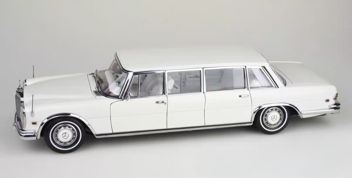 CMC M-215 Mercedes-Benz 600 Pullman CMC M-215 Mercedes-Benz 600 Pullman