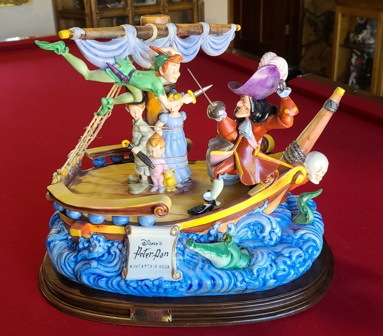 Rare DISNEY LAURENZ COLLECTION Peter Pan with Captain Hook Sculpture Figurine Rare DISNEY LAURENZ COLLECTION Peter Pan with Captain Hook Sculpture Figurine