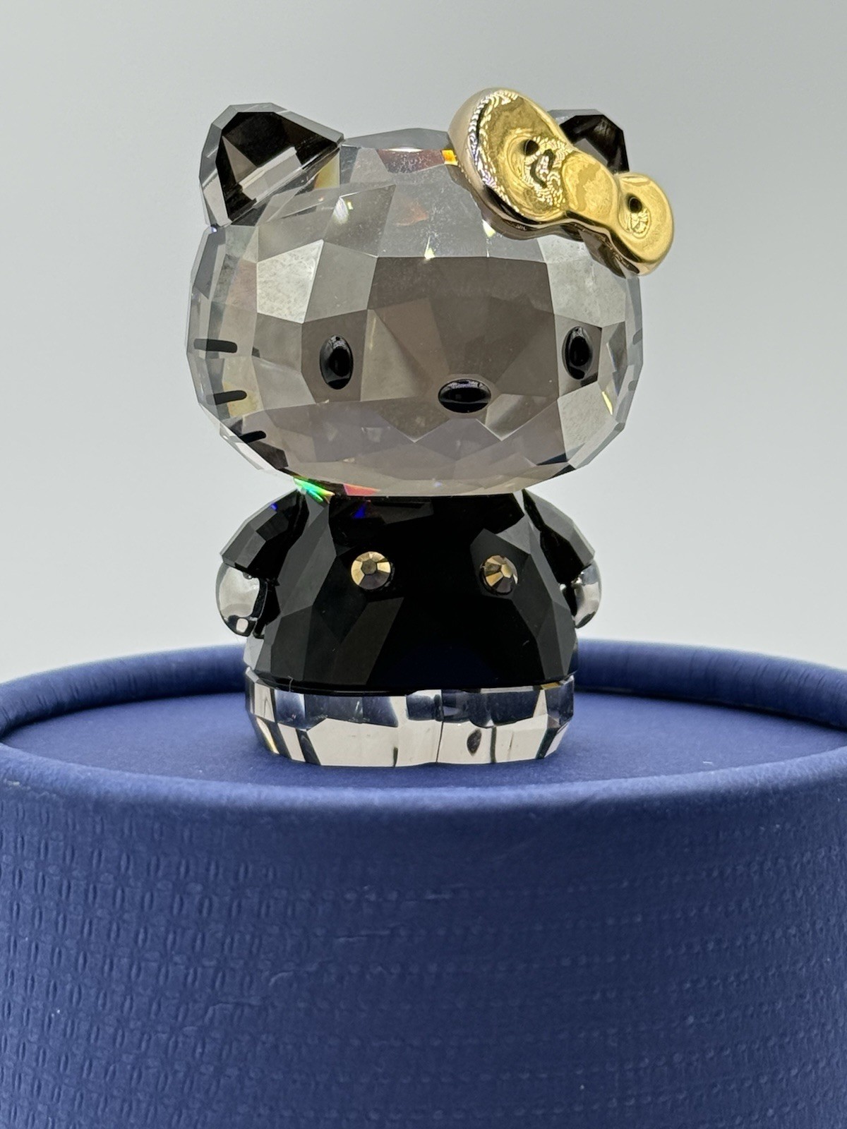 Swarovski Hello Kitty Black Crystal Figurine 1142931 Gold Bow Sanrio New Limited