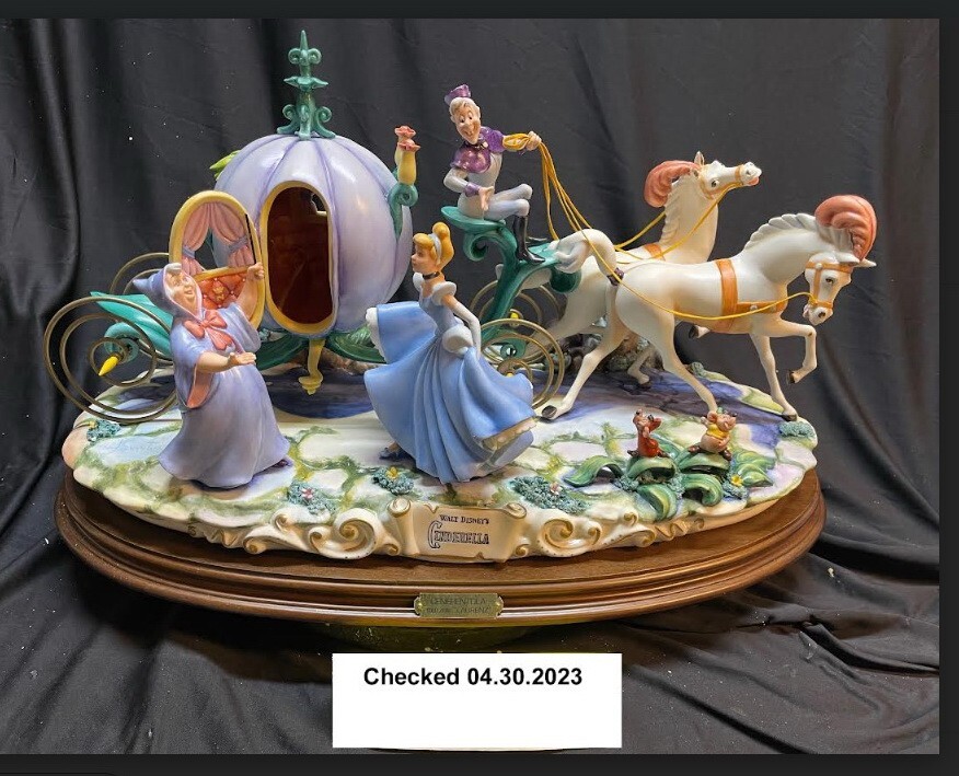 LZD-65 Cinderella with Coach Capodimonte Laurenz Disney C.O.A. Original Box LZD-65 Cinderella with Coach Capodimonte Laurenz Disney C.O.A. Original Box