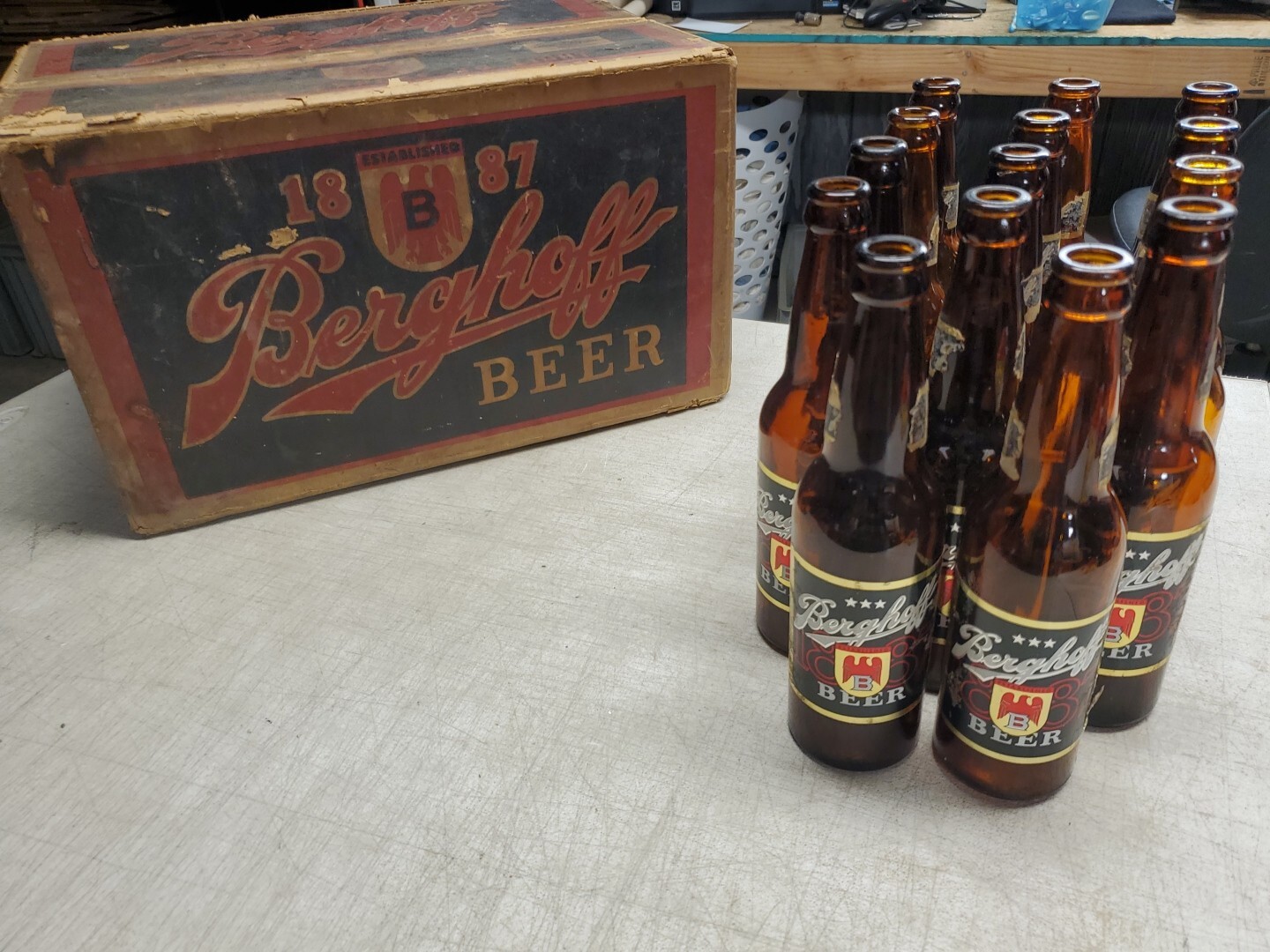 VTG 1950s Berghoff Beer Wax Cardboard Box Case W/ 16 Bottles Ft Wayne Indiana 