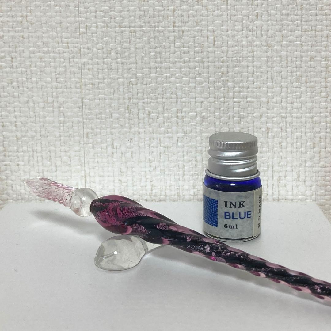 Almost unused, in good condition, glass pen set, blue ink, with pen rest Almost unused, in good condition, glass pen set, blue ink, with pen rest