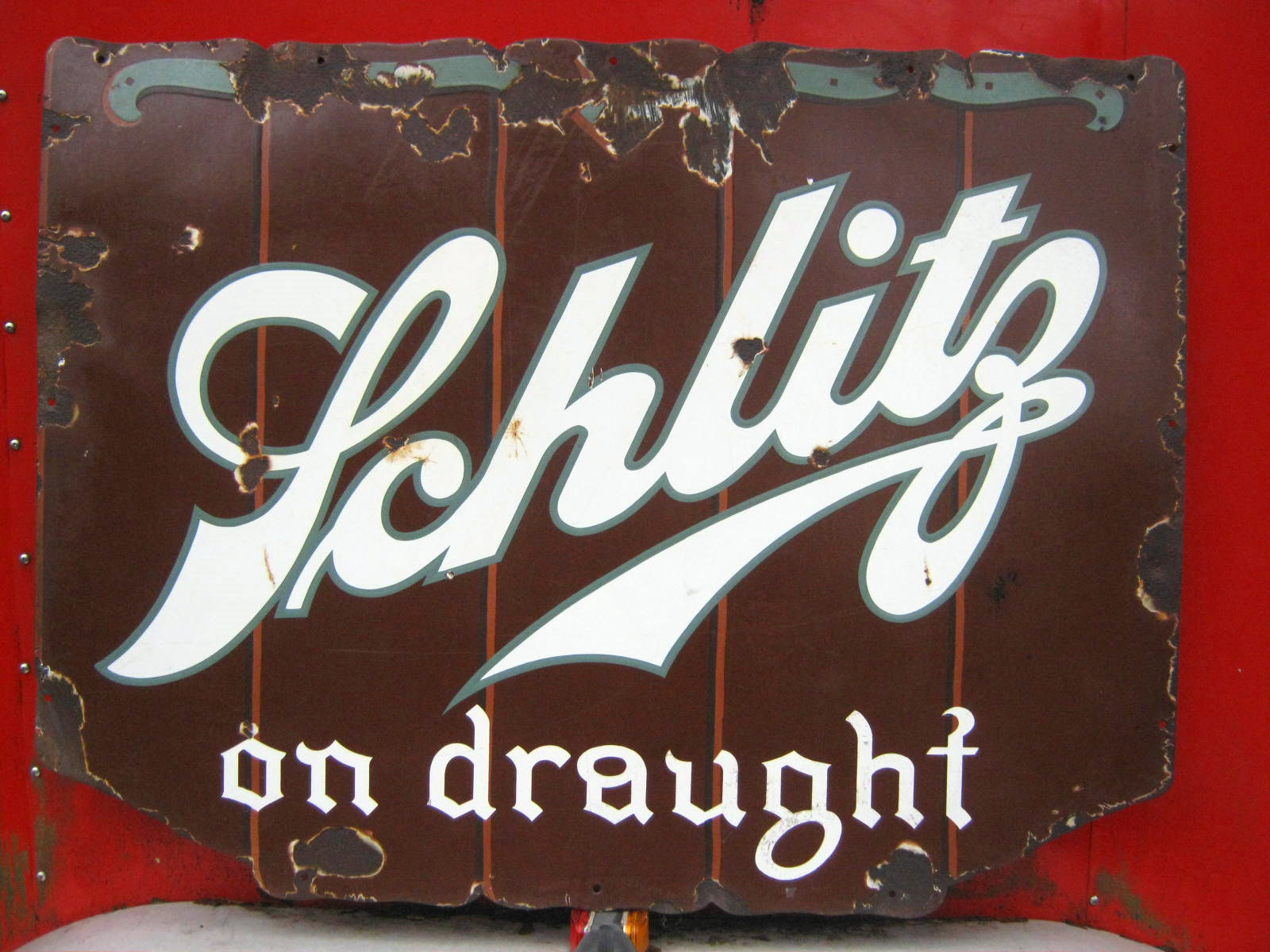 ANTIQUE USA SCHLITZ ON DRAUGHT BEER HINGE DOOR PORCELAIN ART ADVERTISING SIGN