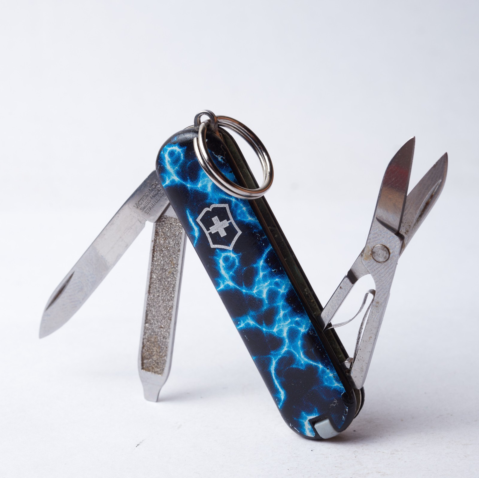Victorinox Swiss Army Knife Classic SD Blue Flame 58mm Rare Victorinox Swiss Army Knife Classic SD Blue Flame 58mm Rare
