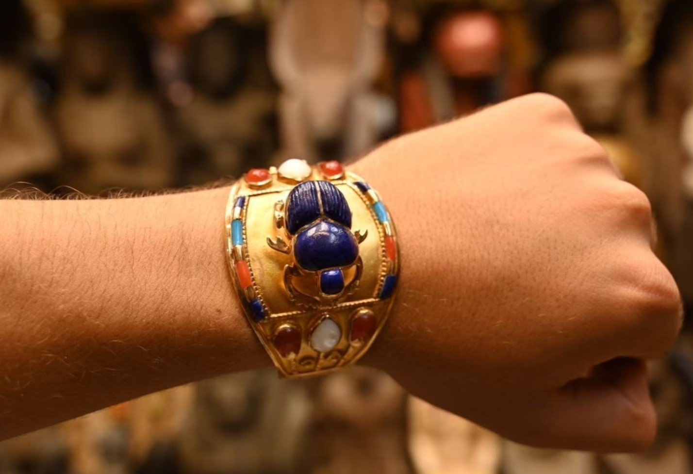 Rare Gold Bracelet King Tutankhamun- Lapis Lazuli Scarab, a copy museum Egypt BC Rare Gold Bracelet King Tutankhamun- Lapis Lazuli Scarab, a copy museum Egypt BC