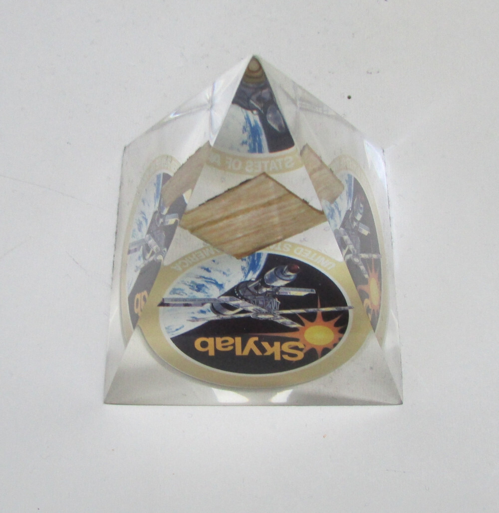 SKYLAB DEBRIS PRESENTATION PYRAMID VERY RARE MINT CONDITION FULLY AUTHENTICATED