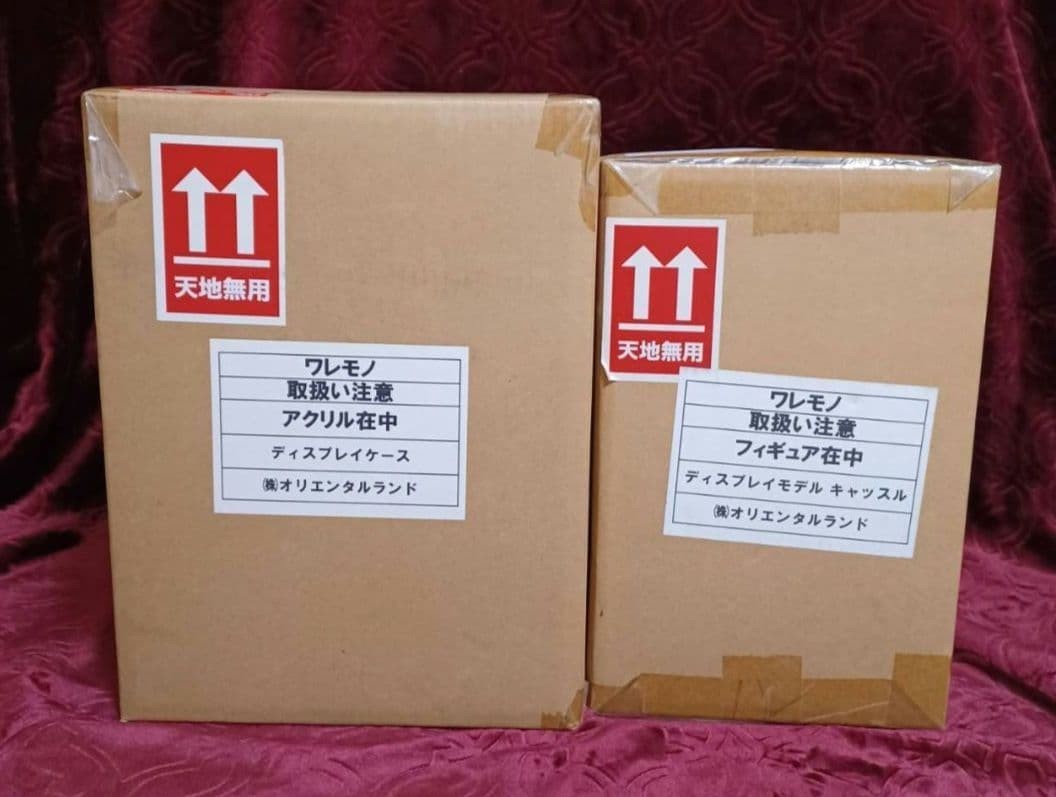 [Unopened] TDR 30th Anniversary Kaiyodo Cinderella Castle with Display Case