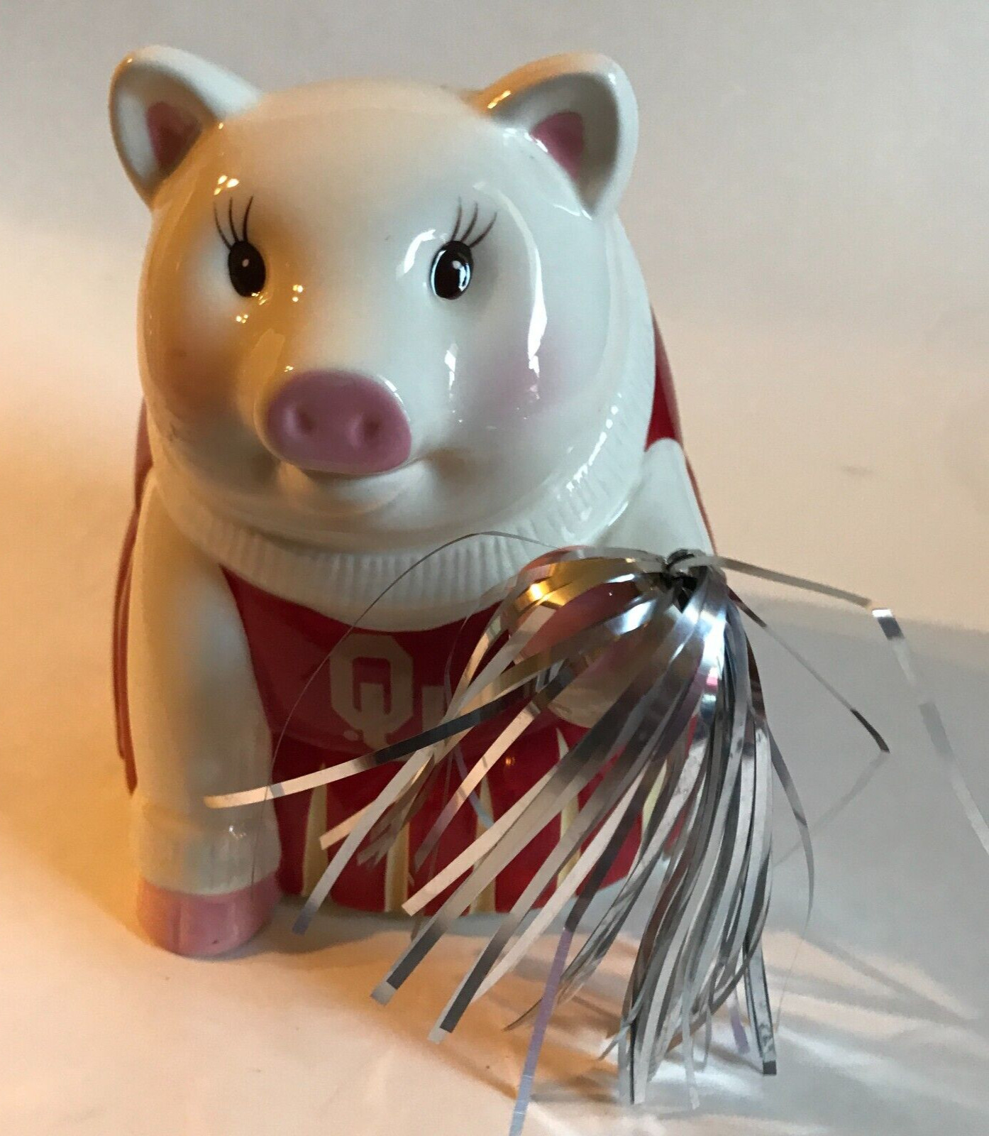 MUD PIE ~ OFFICIAL UNIVERSITY OF OKLAHOMA ~ CHEERLEADER PIGGY BANK In DRUM BOX MUD PIE ~ OFFICIAL UNIVERSITY OF OKLAHOMA ~ CHEERLEADER PIGGY BANK In DRUM BOX