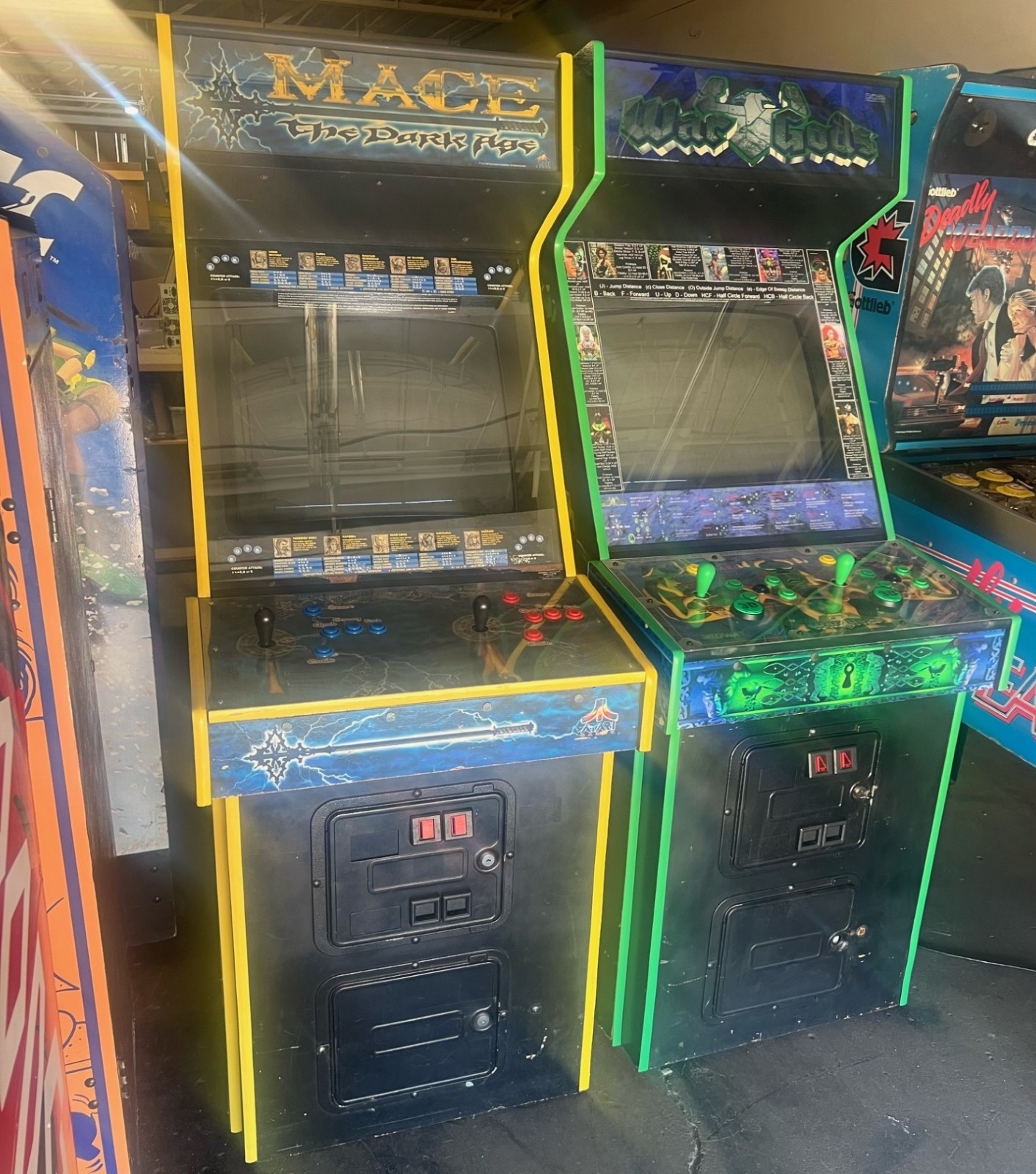 MACE THE DARK AGE ARCADE MACHINE by ATARI 1997 (Excellent Condition) MACE THE DARK AGE ARCADE MACHINE by ATARI 1997 (Excellent Condition)