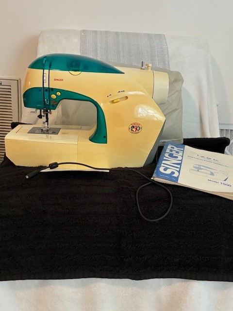 Singer IZEK Model 1500 Digital Sewing Machine AND Manual Singer IZEK Model 1500 Digital Sewing Machine AND Manual