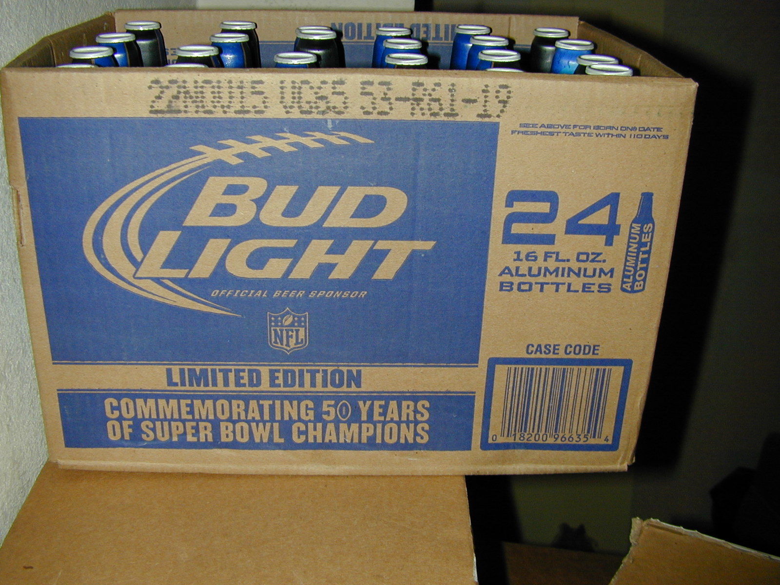 (24) BUD LIGHT SUPERBOWL 50 16 OZ VARIATION PEYTON MANNING DENVER PRY-OFF EMPTY (24) BUD LIGHT SUPERBOWL 50 16 OZ VARIATION PEYTON MANNING DENVER PRY-OFF EMPTY