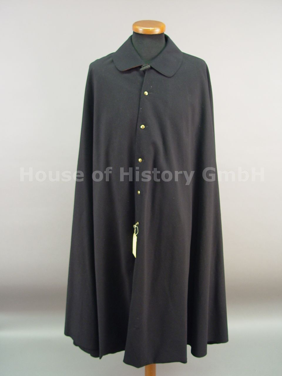 151376: Hanover, Black Bicycle Tire Of His Highness Prince Ernst August II, 1900