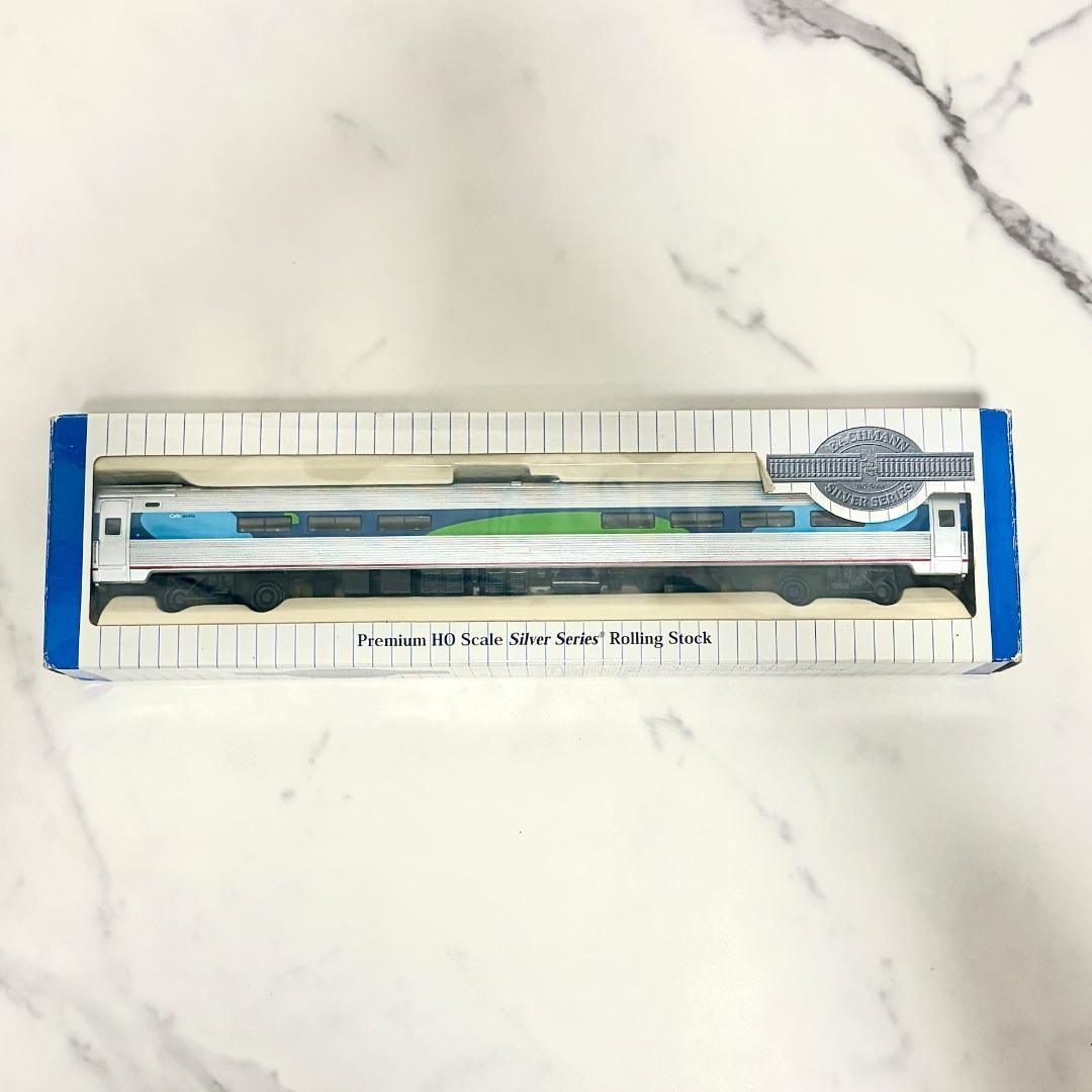 Bachmann HO gauge 85' Amfleet Amtrak 13113 #eff05f Bachmann HO gauge 85' Amfleet Amtrak 13113 #eff05f