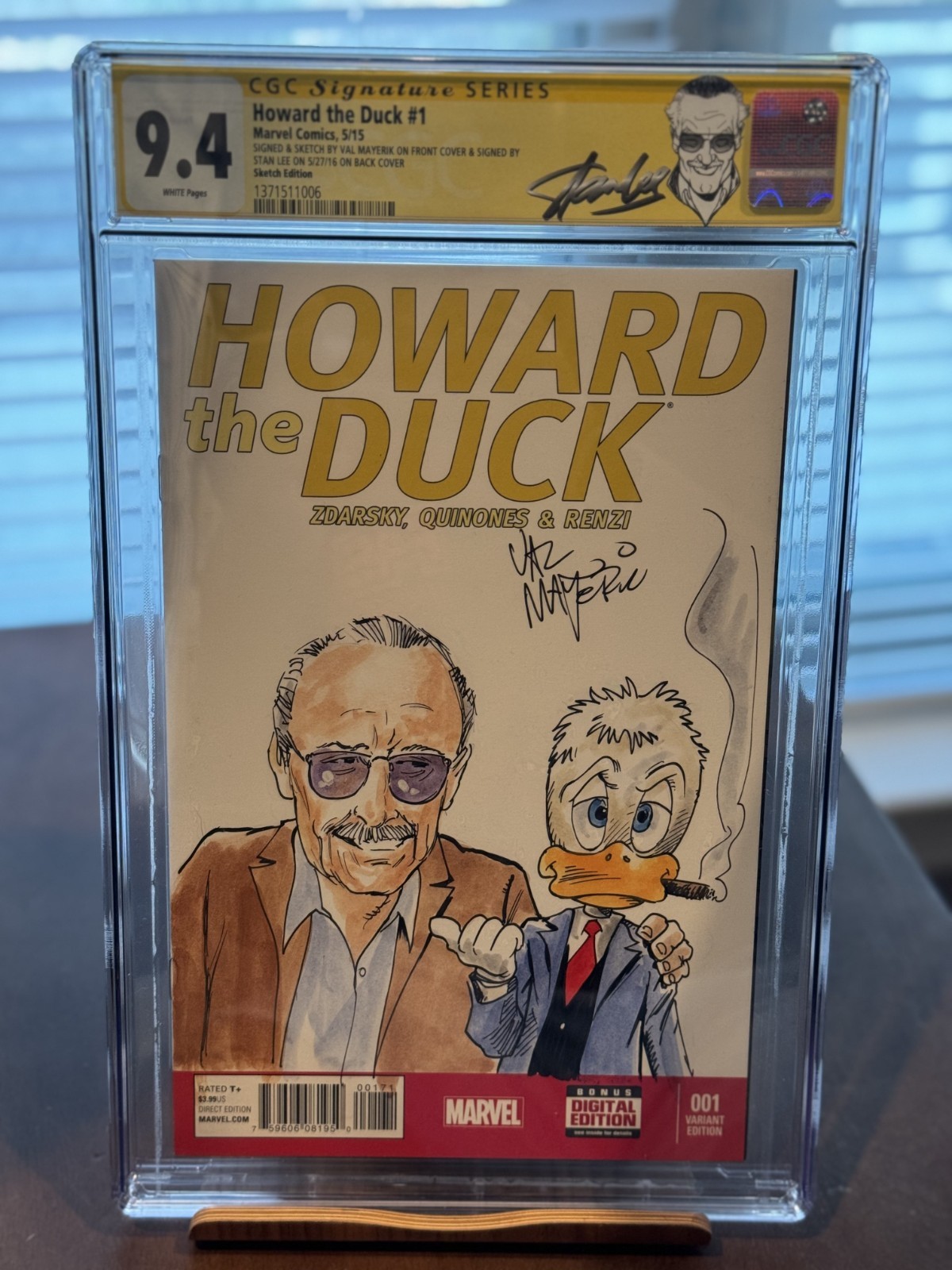 Howard the Duck #1 CGC SS 9.4 Stan Lee SIGNED ONE OF A KIND Howard & Stan SKETCH Howard the Duck #1 CGC SS 9.4 Stan Lee SIGNED ONE OF A KIND Howard & Stan SKETCH