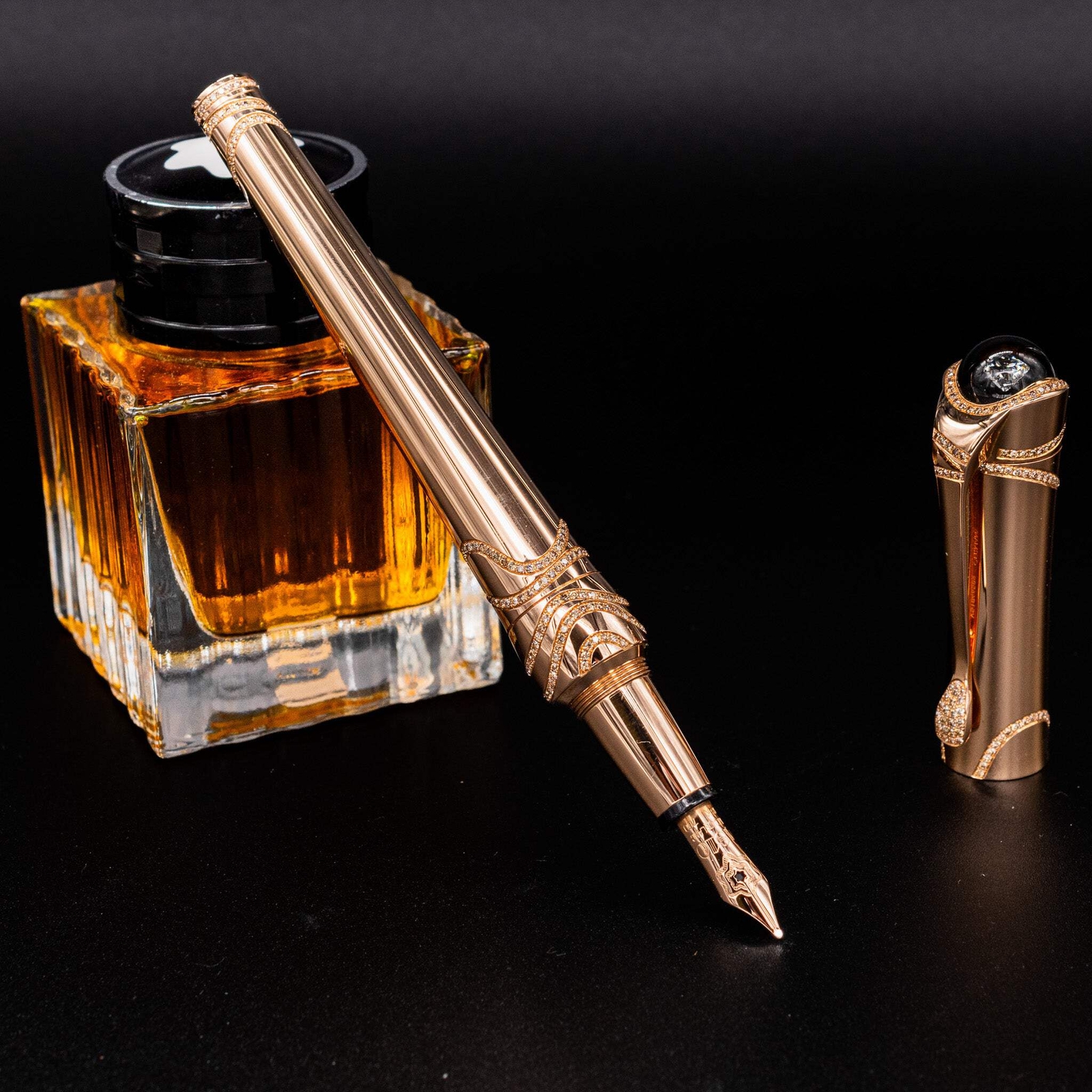 Etoile de Montblanc Joailliere Cognac Solid 18k Rose Gold LE 15 Fountain Pen Etoile de Montblanc Joailliere Cognac Solid 18k Rose Gold LE 15 Fountain Pen