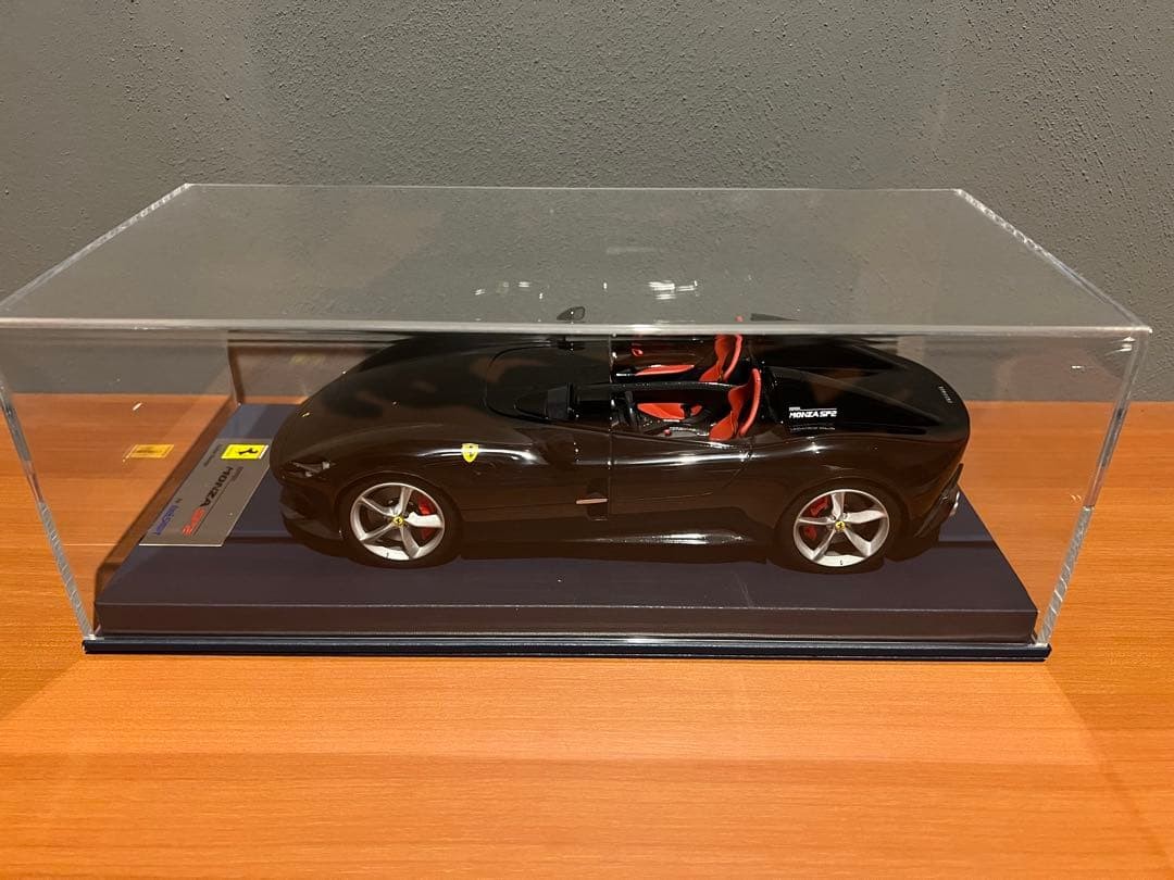 Look smart Ferrari 1/18 MONZA SP2