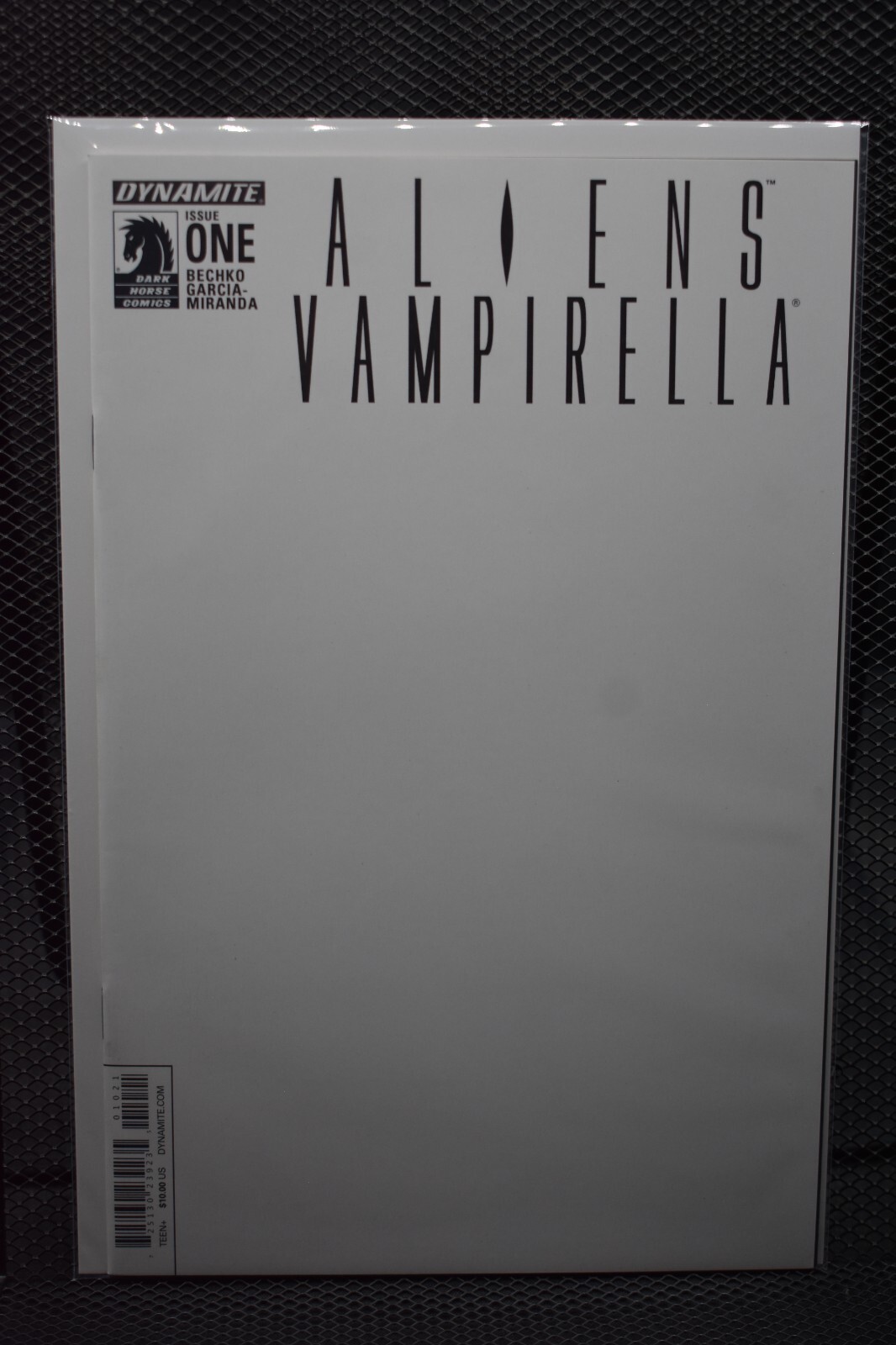 Aliens Vampirella #1 Blank Sketch Variant Dark Horse Dynamite 2015 VERY RARE 9.6