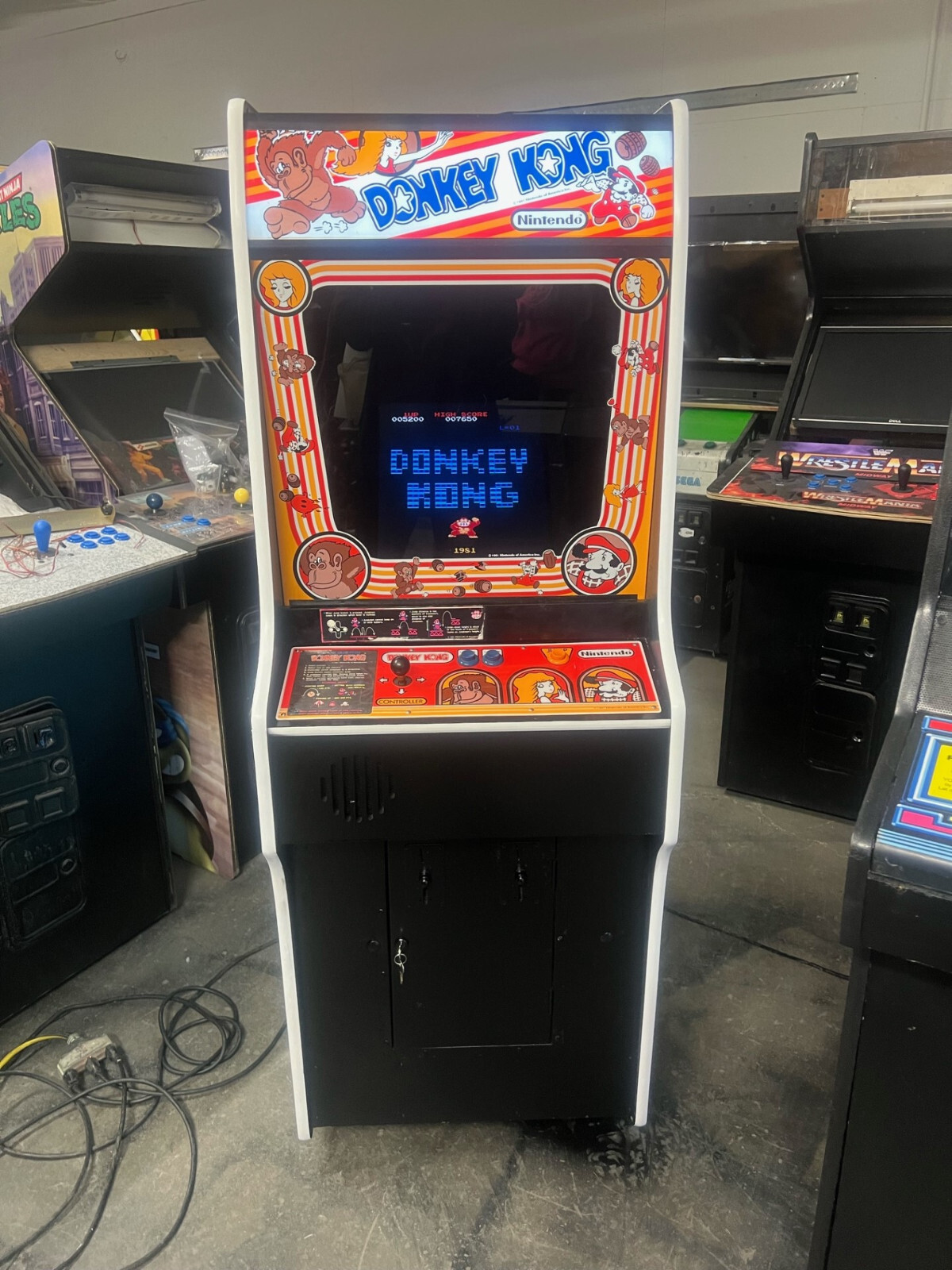 DONKEY KONG ARCADE MACHINE by NINTENDO 1981 (Excellent Condition) *RARE* DONKEY KONG ARCADE MACHINE by NINTENDO 1981 (Excellent Condition) *RARE*