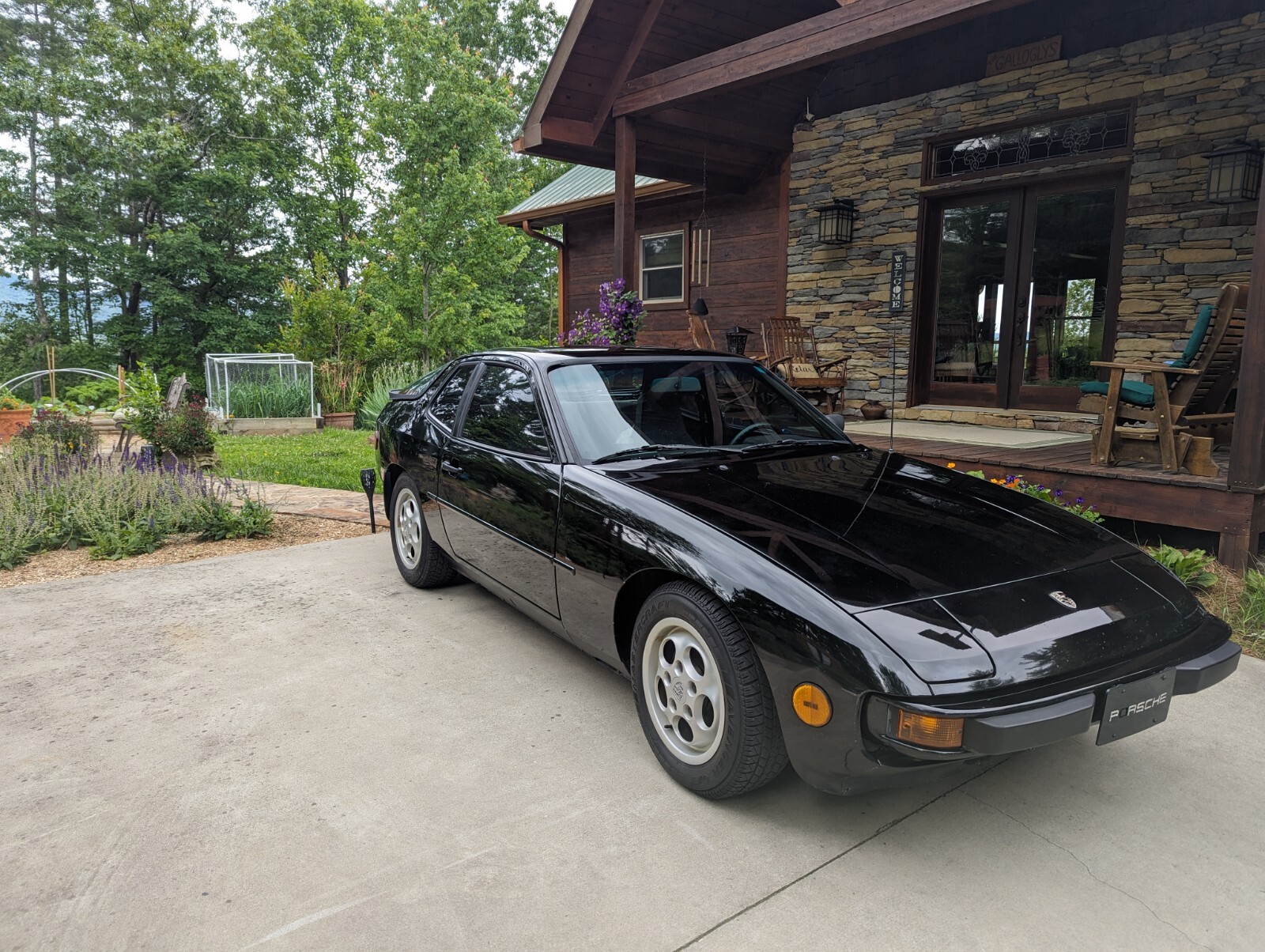 Black Porsche 924S Special Edition in Excellent condition