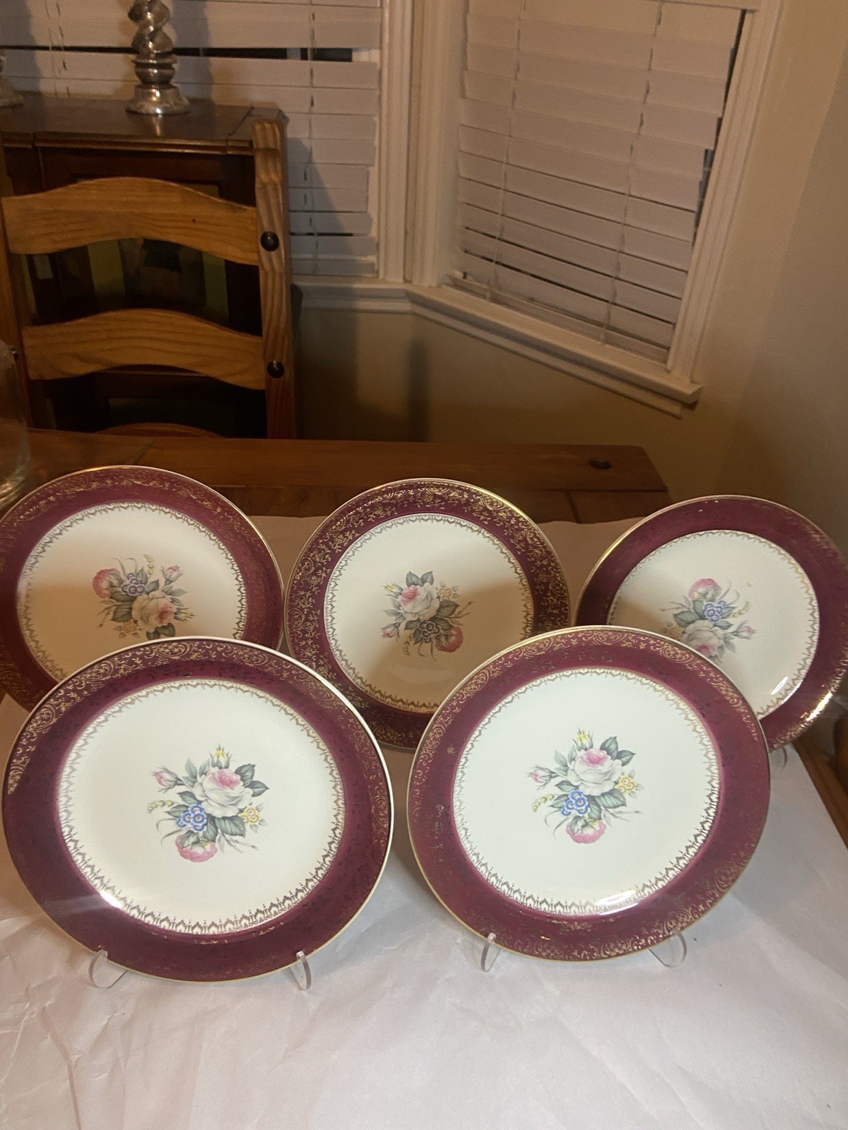 5 GEORGIAN Tudor Rose (Floral Center, Maroon) Salad plates. Very hard to find 5 GEORGIAN Tudor Rose (Floral Center, Maroon) Salad plates. Very hard to find