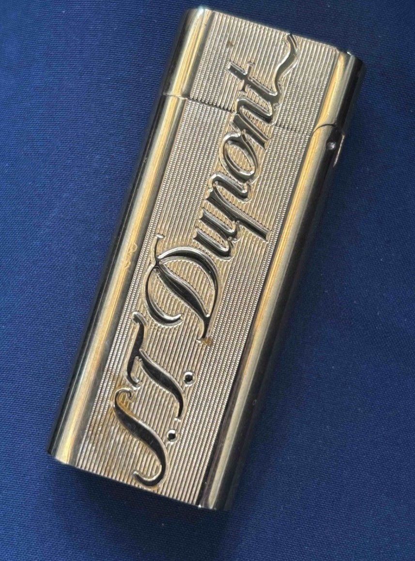 Rare DuPont Gas Lighter: A Lighter with an Unusual Shape Rare DuPont Gas Lighter: A Lighter with an Unusual Shape