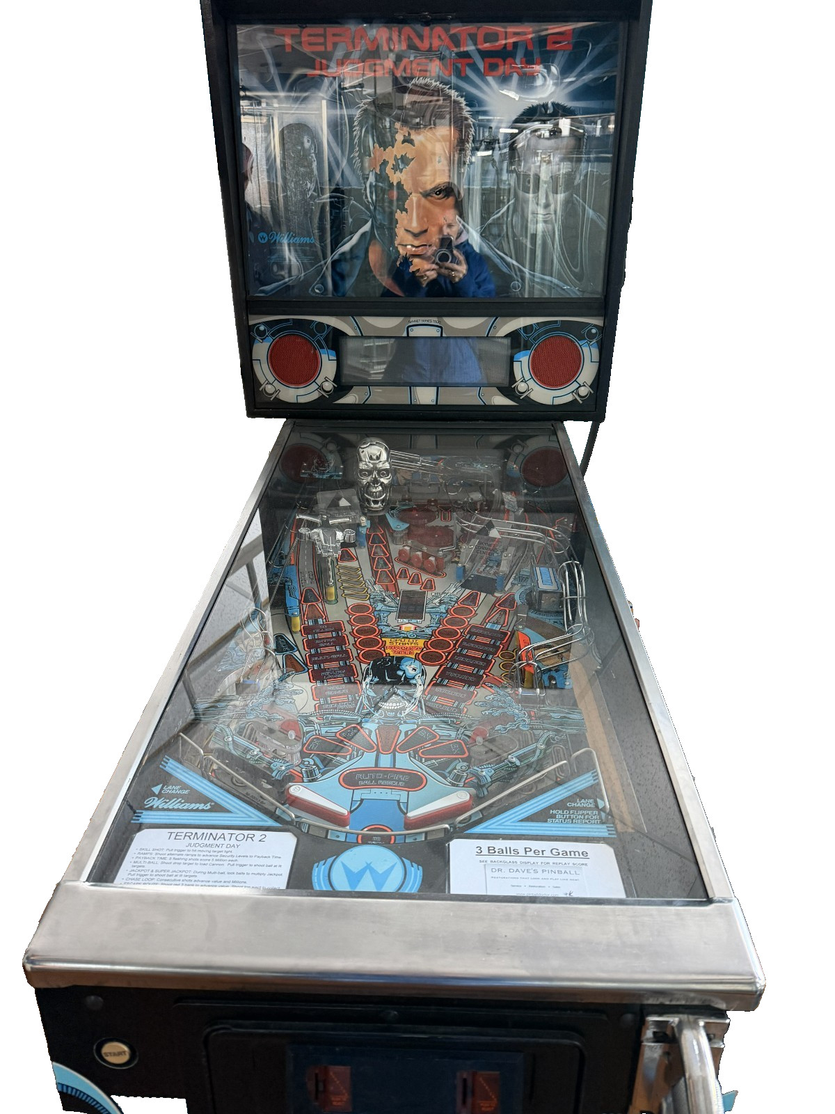 TERMINATOR 2 PINBALL MACHINE BY WILLIAMS -- EXCELLENT CONDITION TERMINATOR 2 PINBALL MACHINE BY WILLIAMS -- EXCELLENT CONDITION