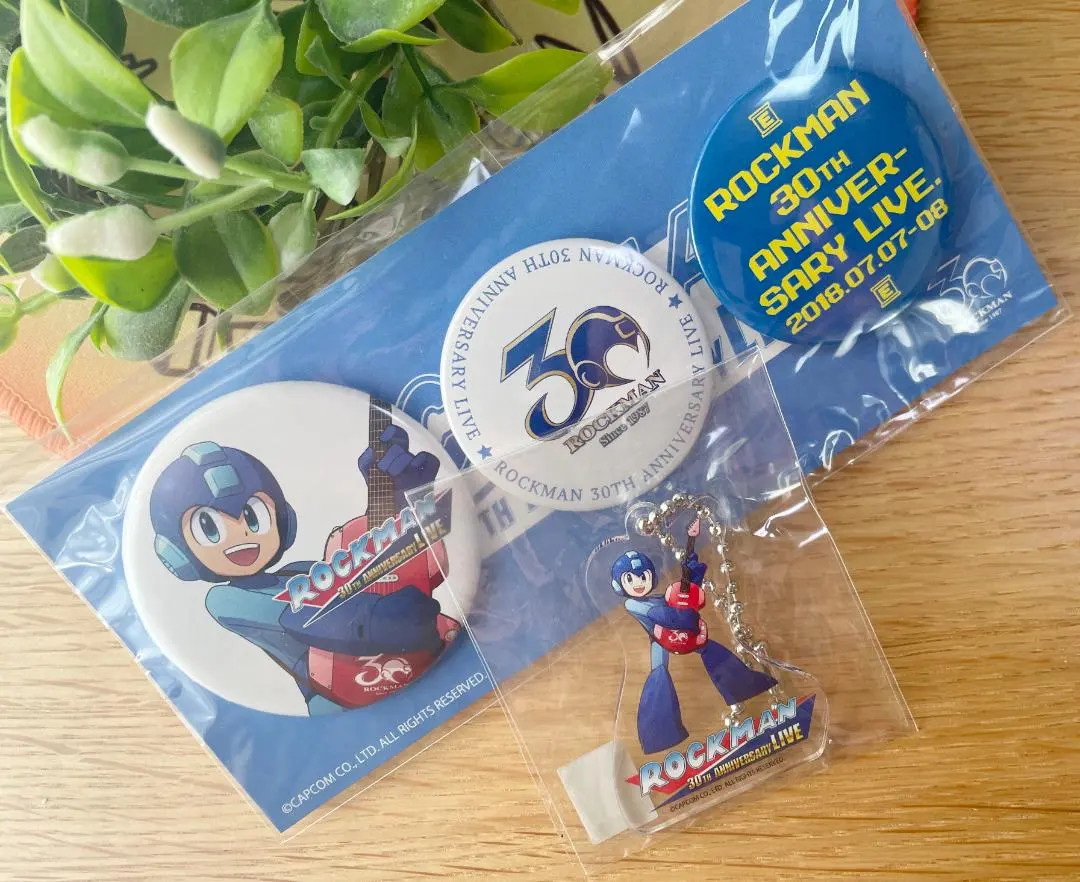 Capcom Mega Man 30th Anniversary Live Goods Set Pin Badges Acrylic Keychain New Capcom Mega Man 30th Anniversary Live Goods Set Pin Badges Acrylic Keychain New