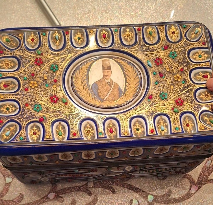 Vintage Italian Crystal Jewelry Box With Semi Precious Stones Vintage Italian Crystal Jewelry Box With Semi Precious Stones