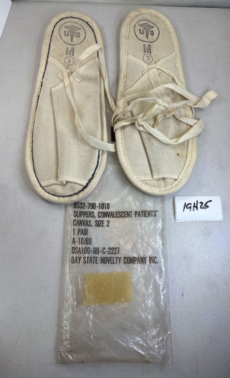 Vietnam Era US Army MASH 1969 Slipper Pair Canvas Convalescent 19H25 Vietnam Era US Army MASH 1969 Slipper Pair Canvas Convalescent 19H25