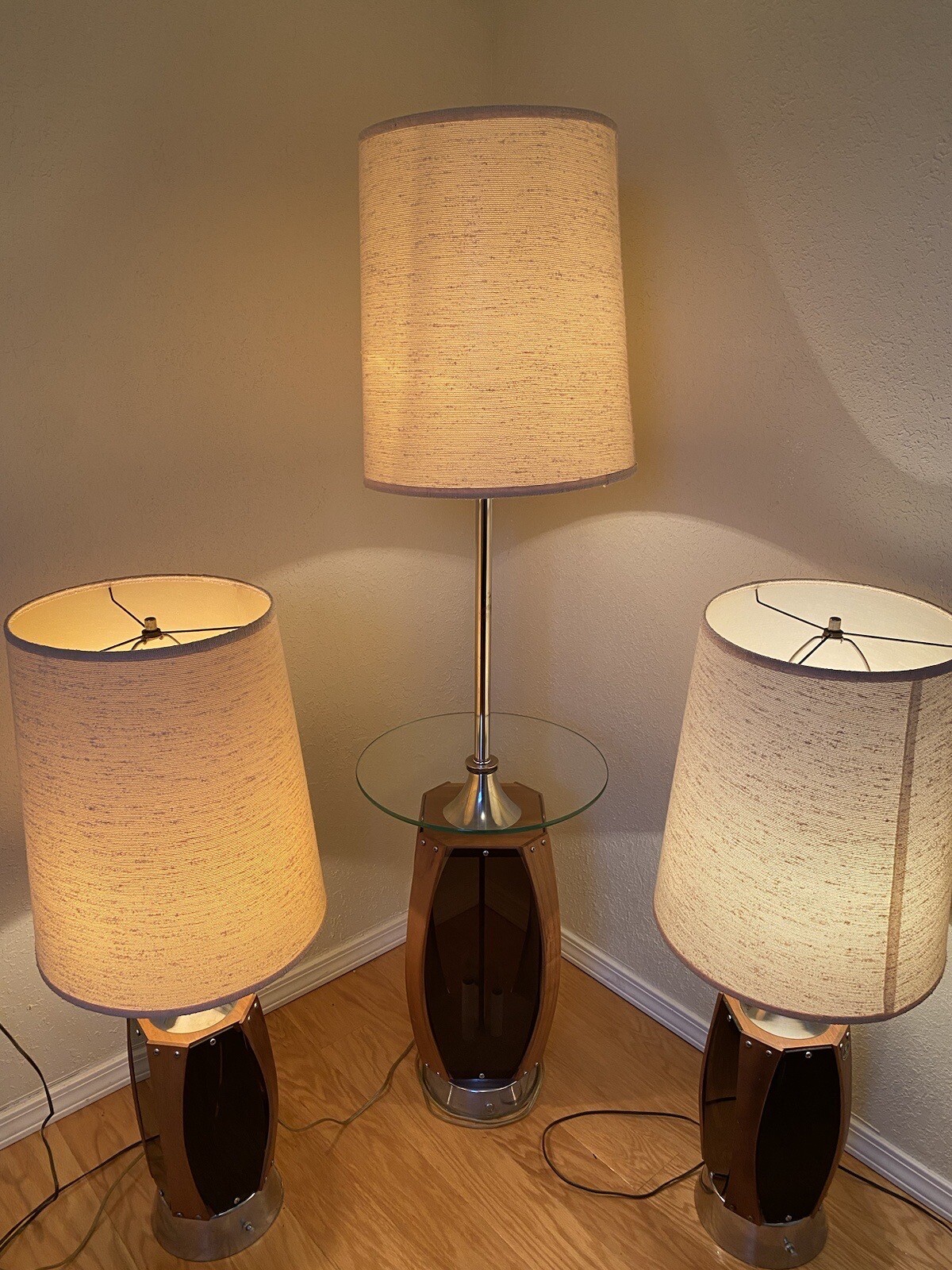 Lawrin Lamps Mid-Century Modern Walnut With Very Rare Floor Lamp. Complete Set Lawrin Lamps Mid-Century Modern Walnut With Very Rare Floor Lamp. Complete Set