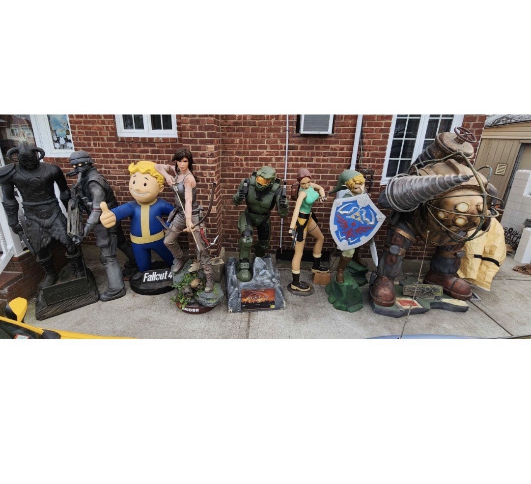 Holy Grail Collection 8 Rare Life Sized Authentic Video Game Statues Halo Holy Grail Collection 8 Rare Life Sized Authentic Video Game Statues Halo