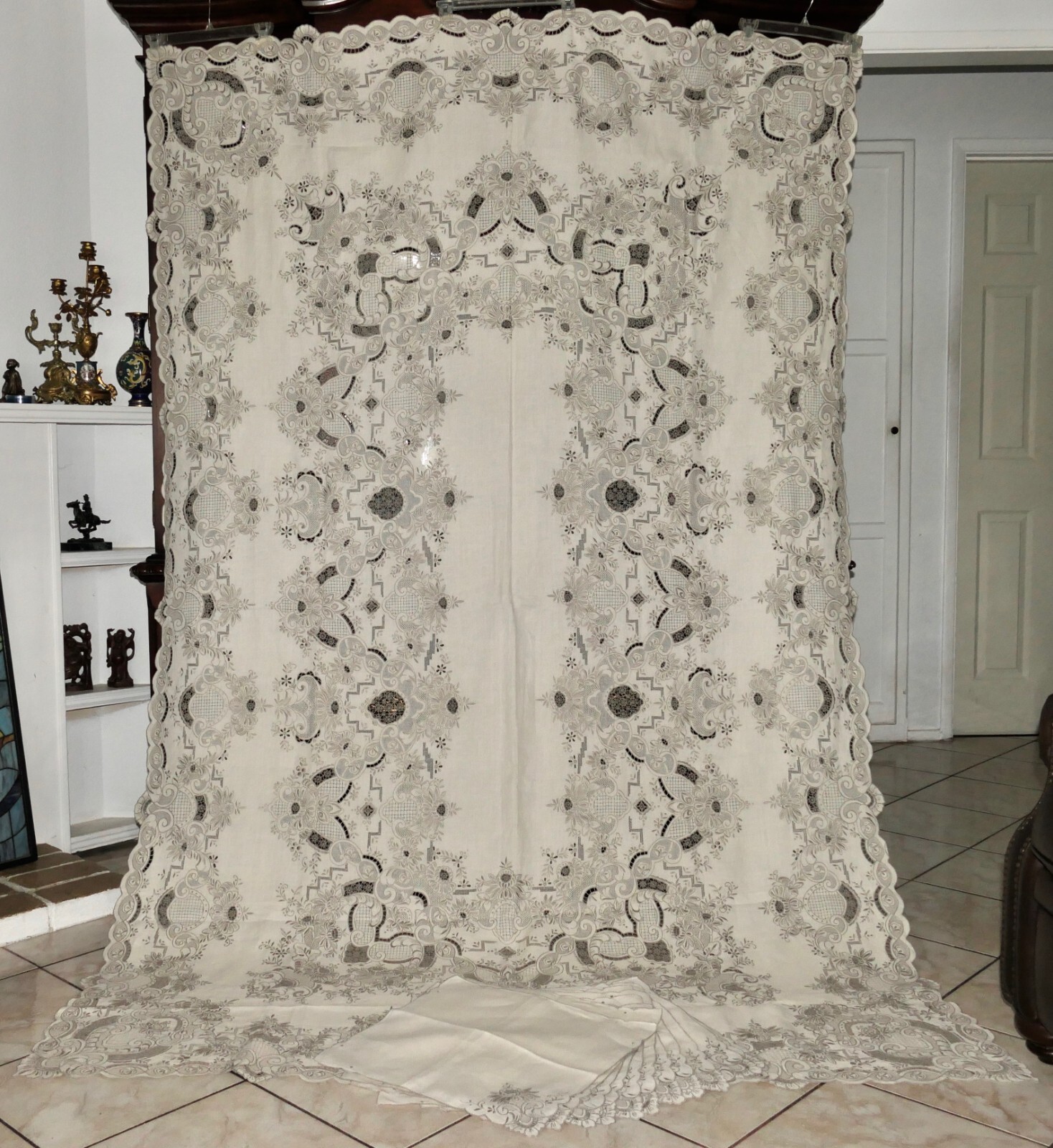 ANTQ Chinese CHEE FOO H/Embroidered Cream/Ecru Banquette Tablecloth & 12Napkins ANTQ Chinese CHEE FOO H/Embroidered Cream/Ecru Banquette Tablecloth & 12Napkins
