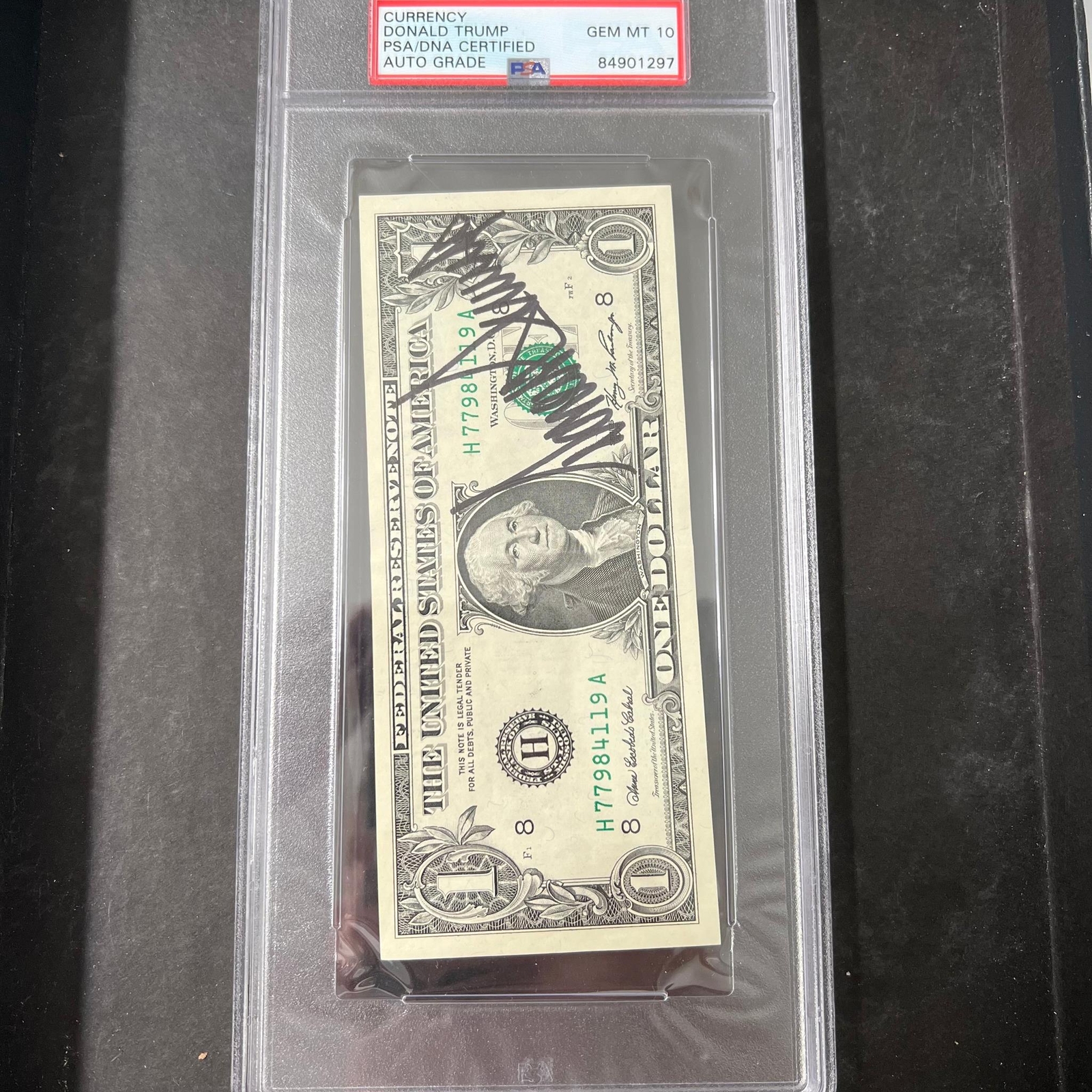 Donald Trump Signed Dollar Bill PSA/DNA Slabbed Auto Grade 10 President Donald Trump Signed Dollar Bill PSA/DNA Slabbed Auto Grade 10 President