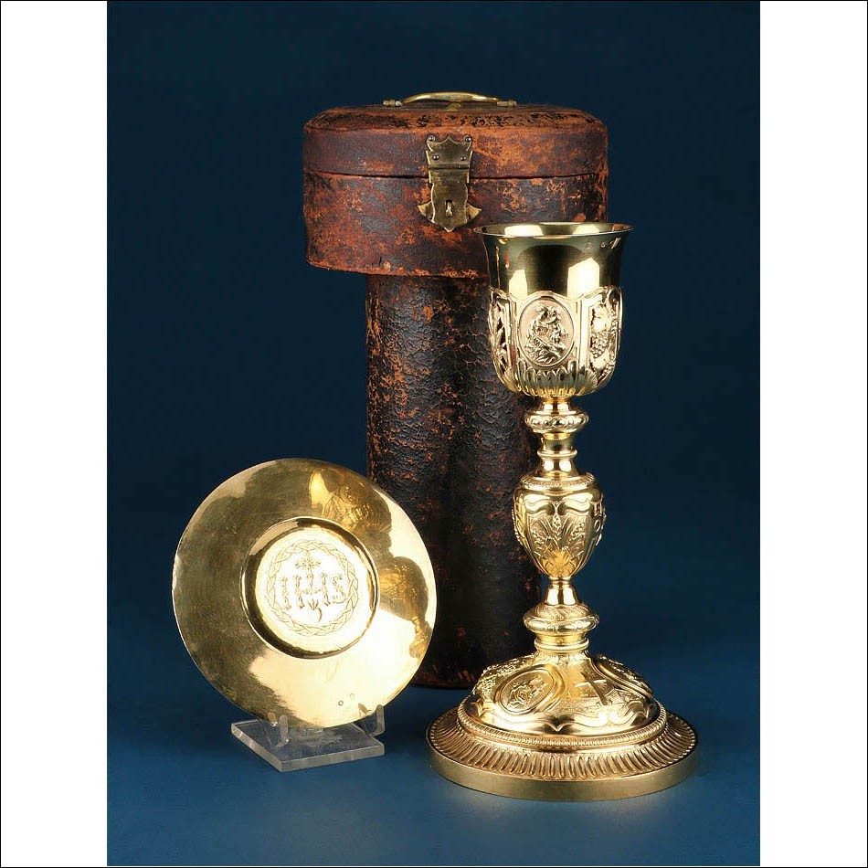 Antique Baroque Gilt Silver Chalice, Paten and Case. Paris, France, 1819-1838 Antique Baroque Gilt Silver Chalice, Paten and Case. Paris, France, 1819-1838