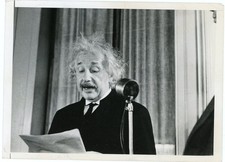 Albert Einstein - Vintage Original 1930s International News Photograph picture