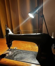 Singer 31-15 Industrial Sewing Machine Mfg. 1921 SLF 2 light + Servo Motor picture